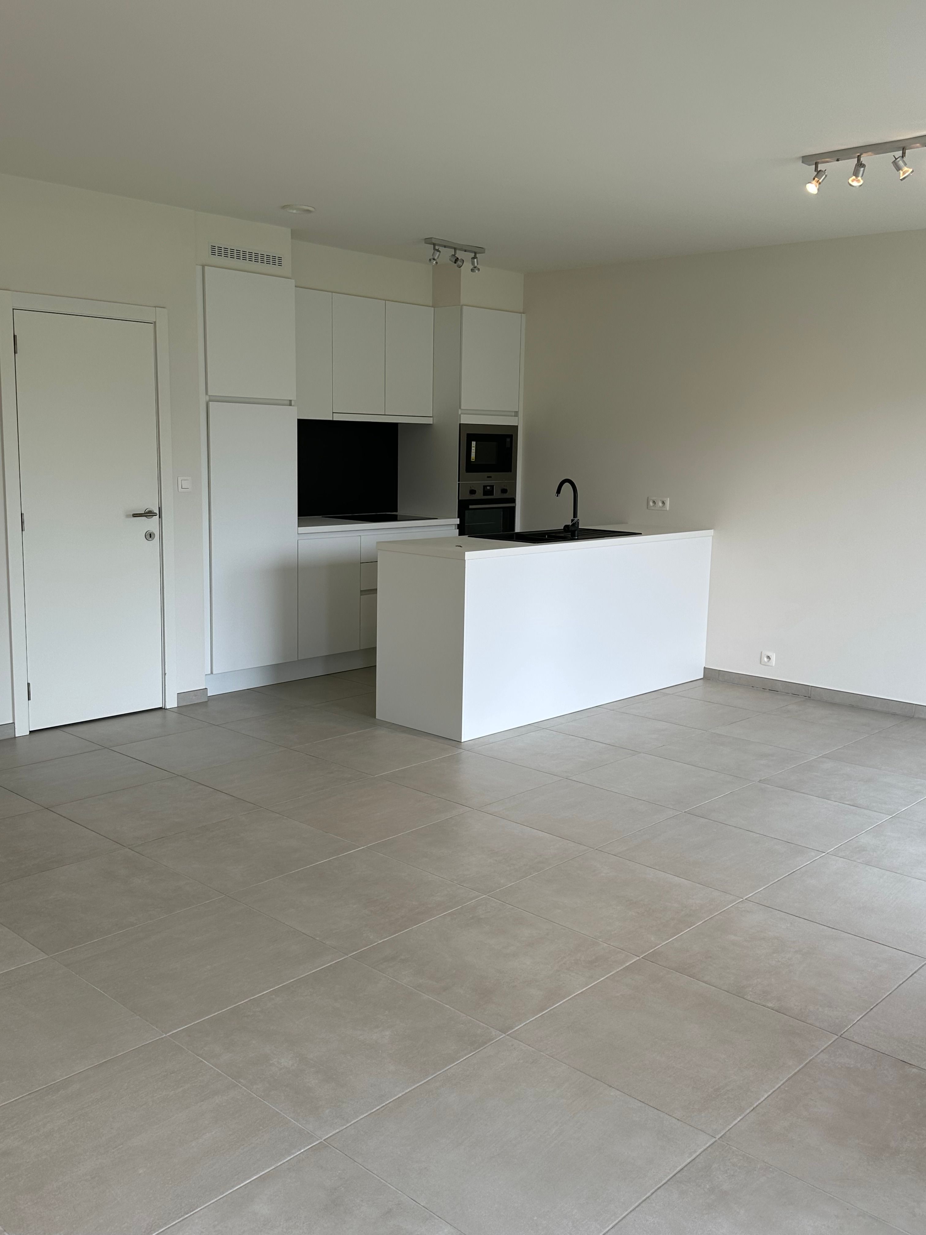 Te huur – Prachtig 2-slaapkamerappartement in Strombeek-Bever (Residentie Kloosterveld) foto 11