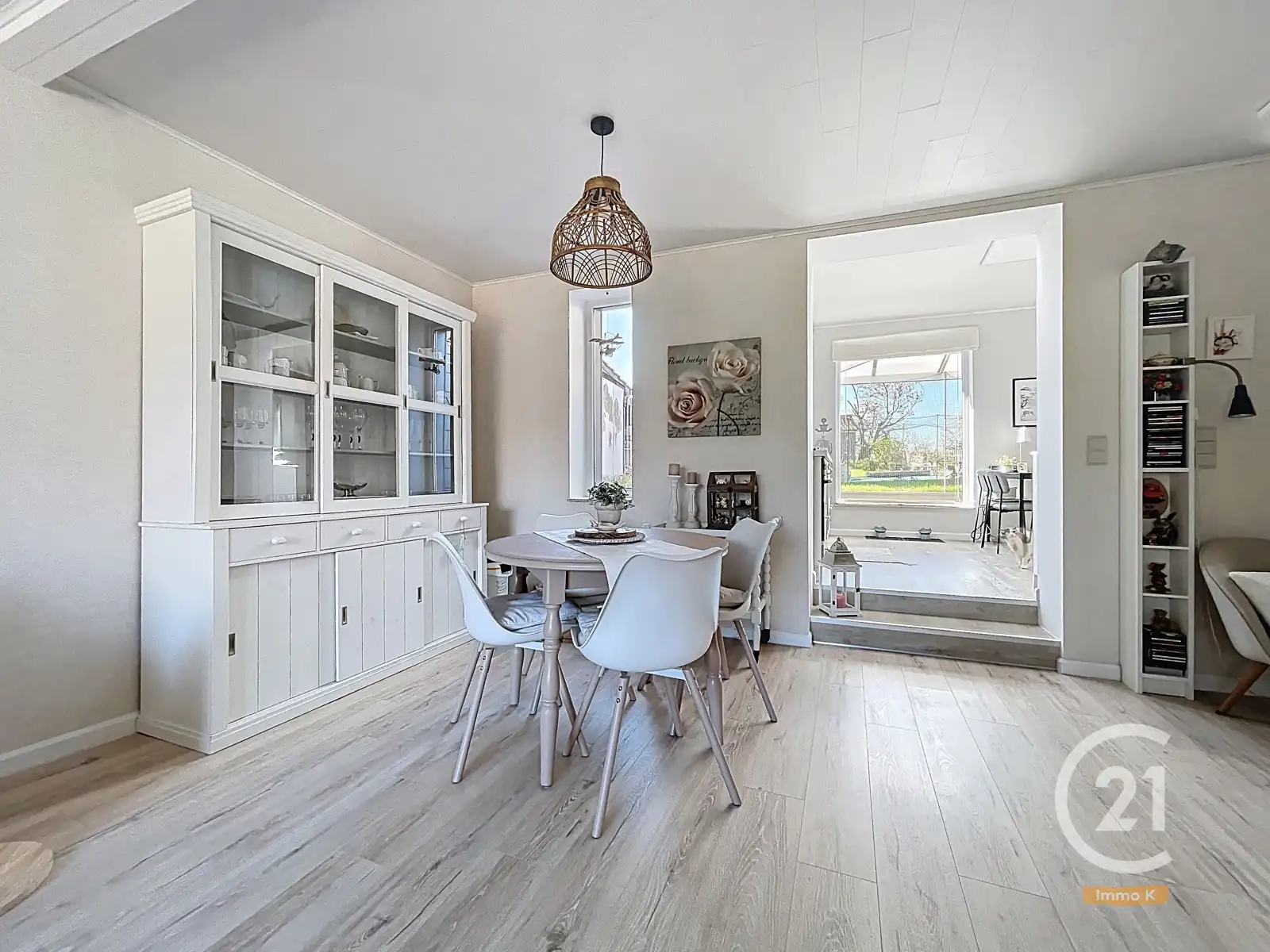 Knusse instapklare woning met ruime tuin en weide nabij E40 foto 6