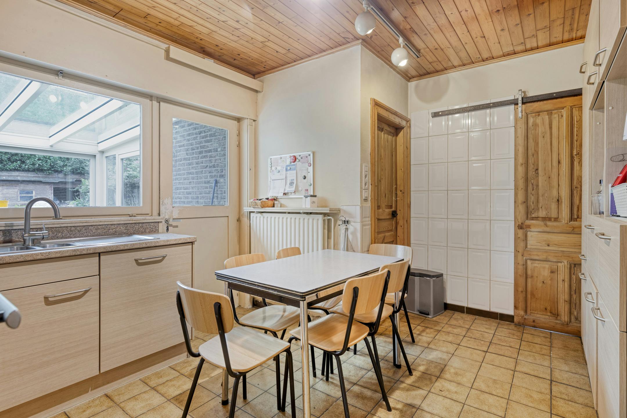 Te renoveren villa met 5 slpk en tuin in Marke foto 7