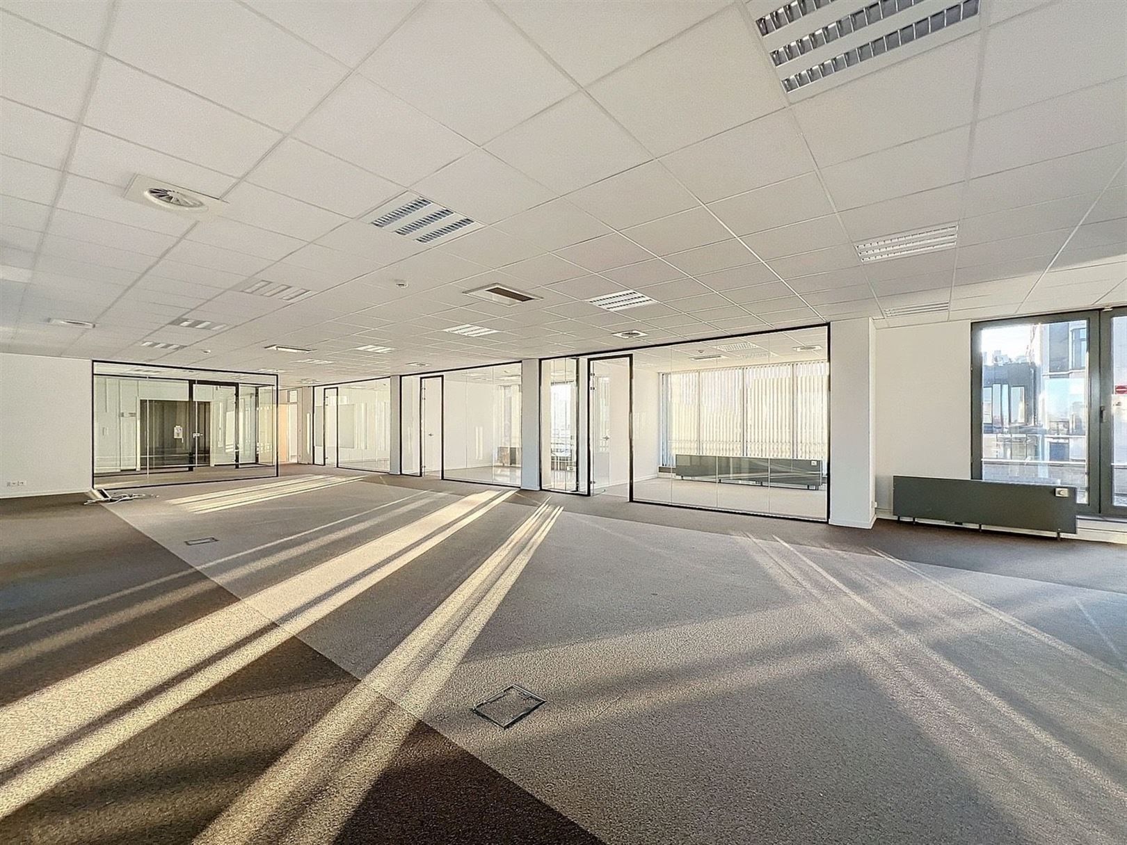 Kantoor te huur op uitstekende ligging foto {{pictureIndex}}