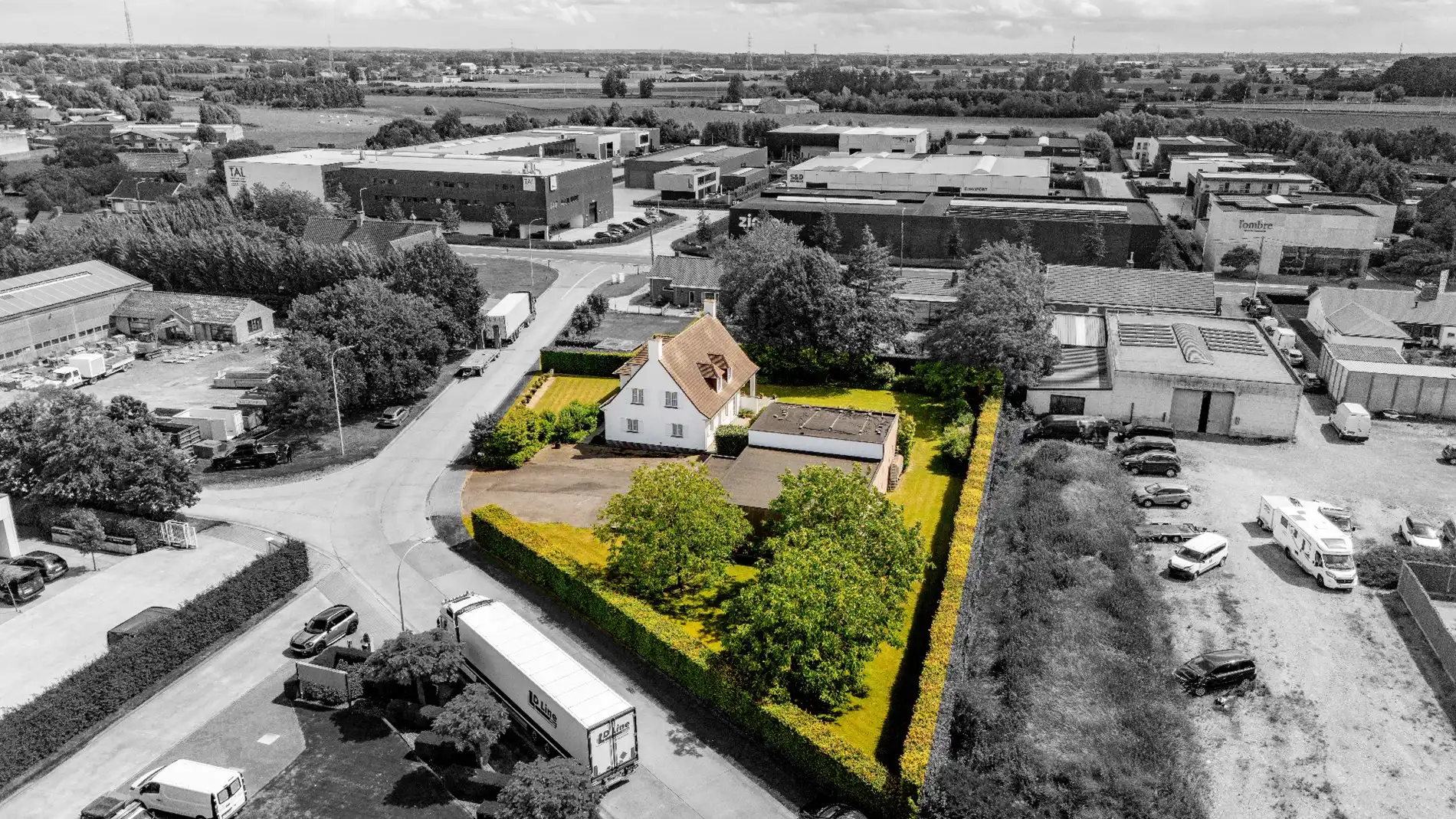 PRESTIGIEUZE VILLA MET LOODS VLAKBIJ CENTRUM PITTEM foto 24