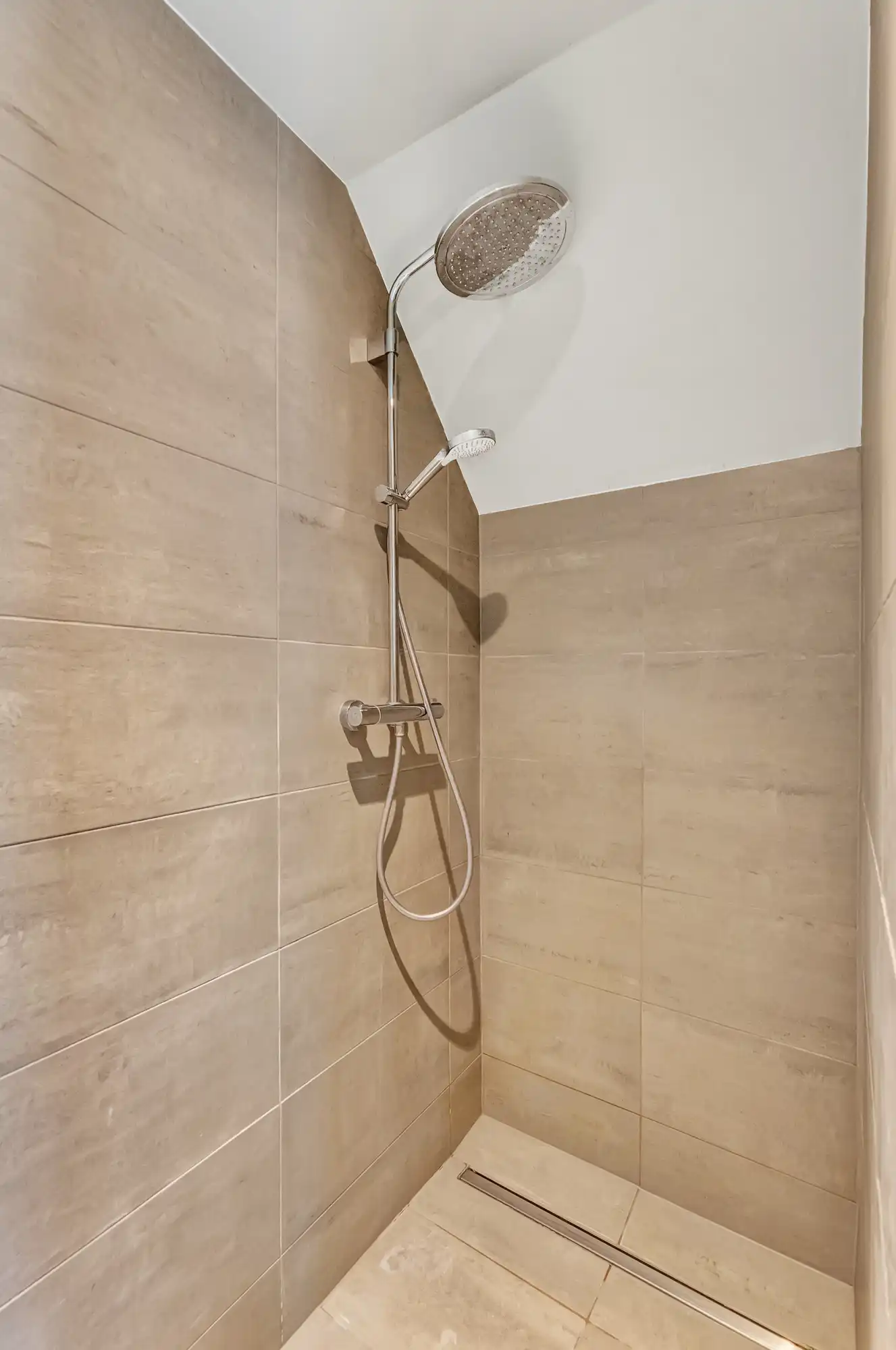 Instapklare, goed onderhouden villa op gunstige locatie foto 32