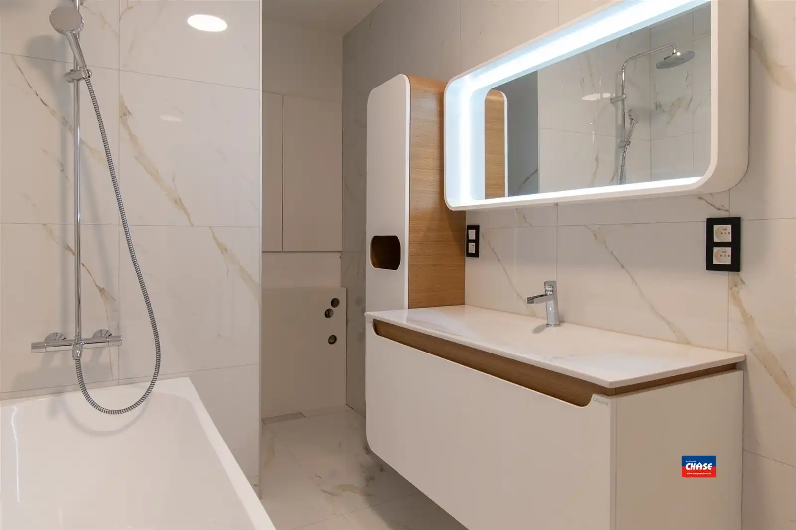 Nieuwbouwwoning met 4 slpks, 3 badk en tuin foto 13