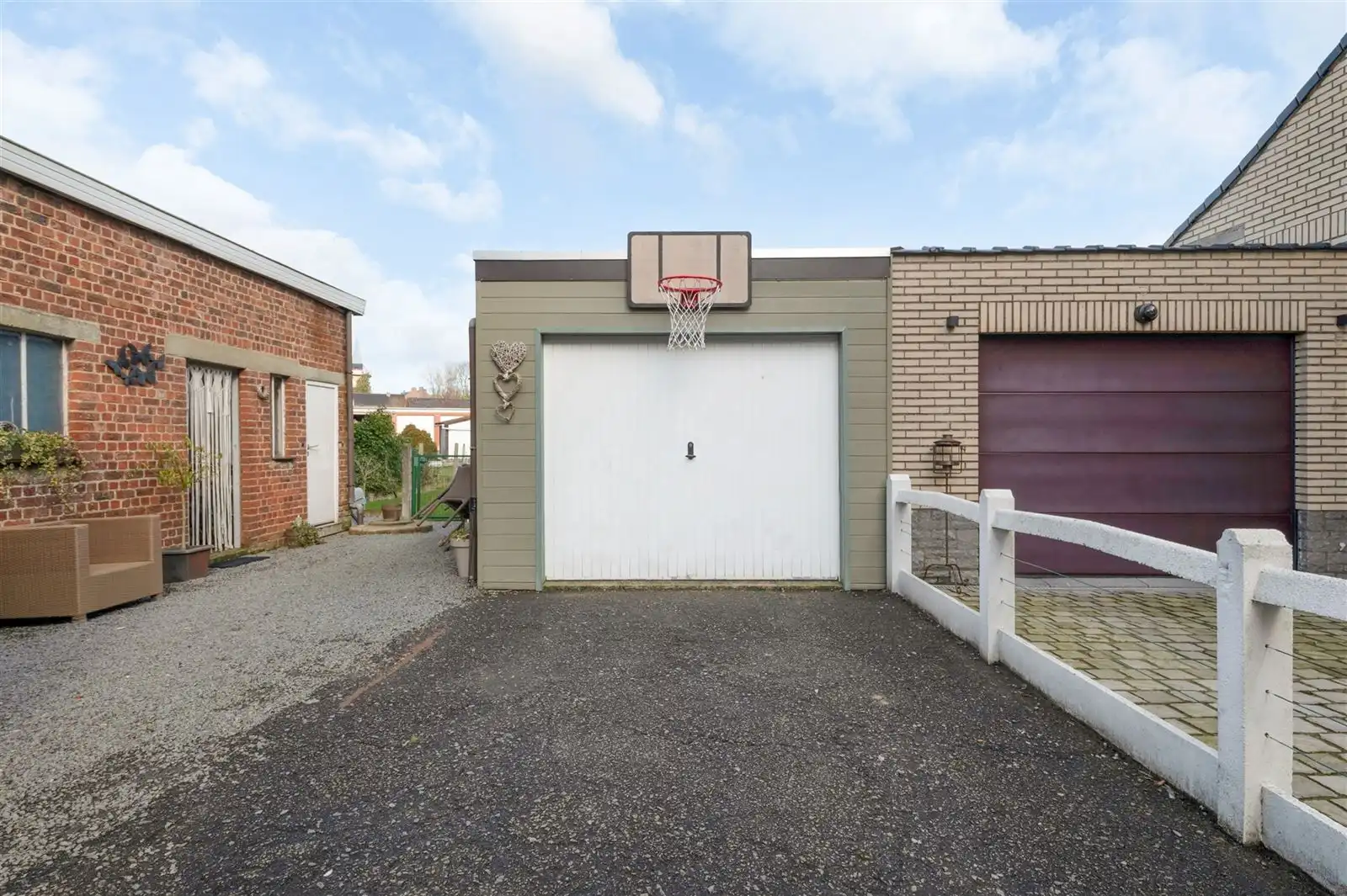 Gezinswoning met garage en tuin op 6are30 foto 22