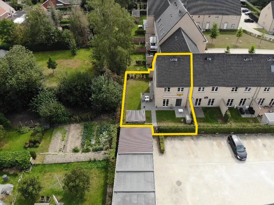 Prachtige en ruime eengezinswoning met parkeerplaats en garage in het centrum van Lichtervelde foto 21