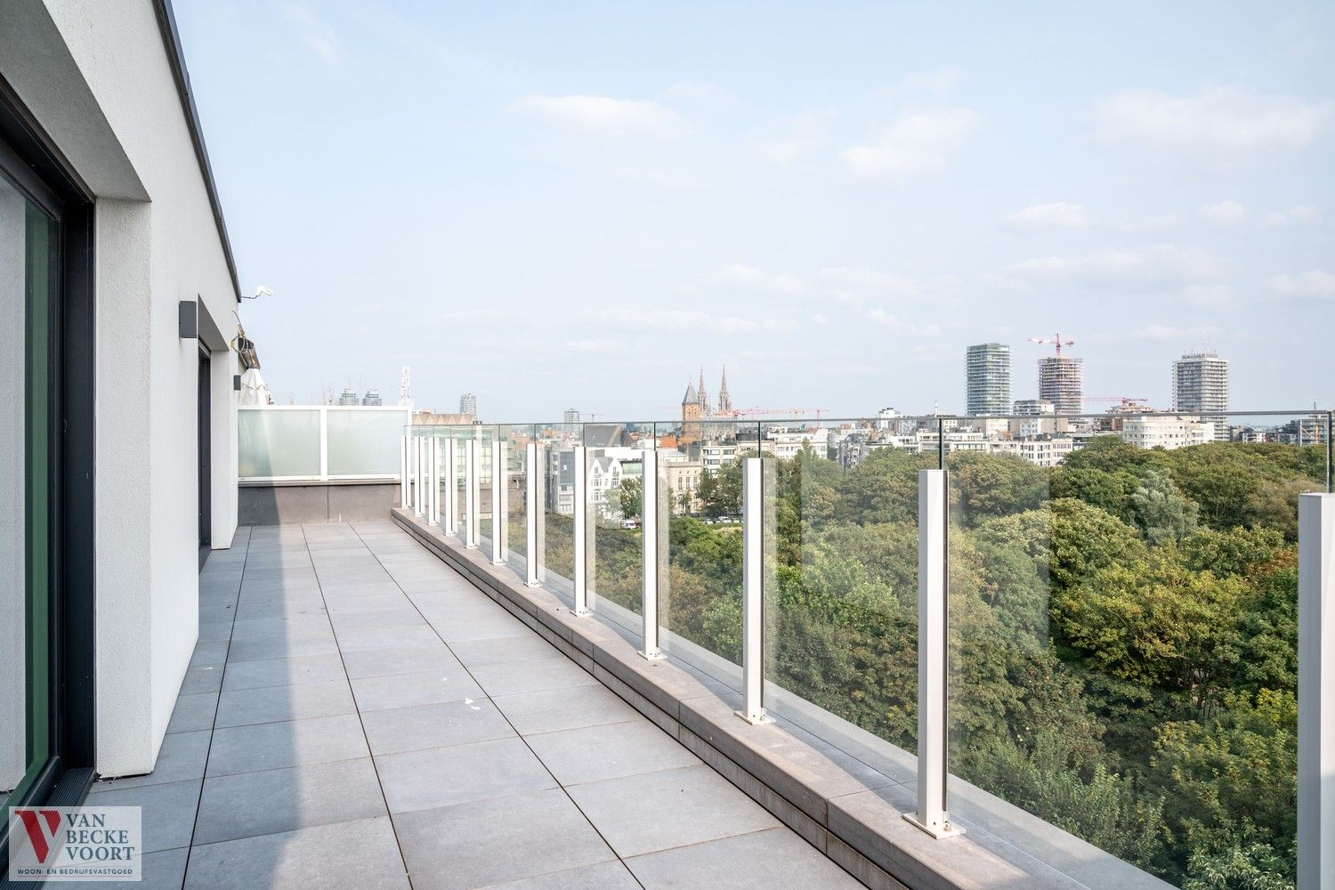 Weelderige penthouse met zicht op Leopoldpark foto 1