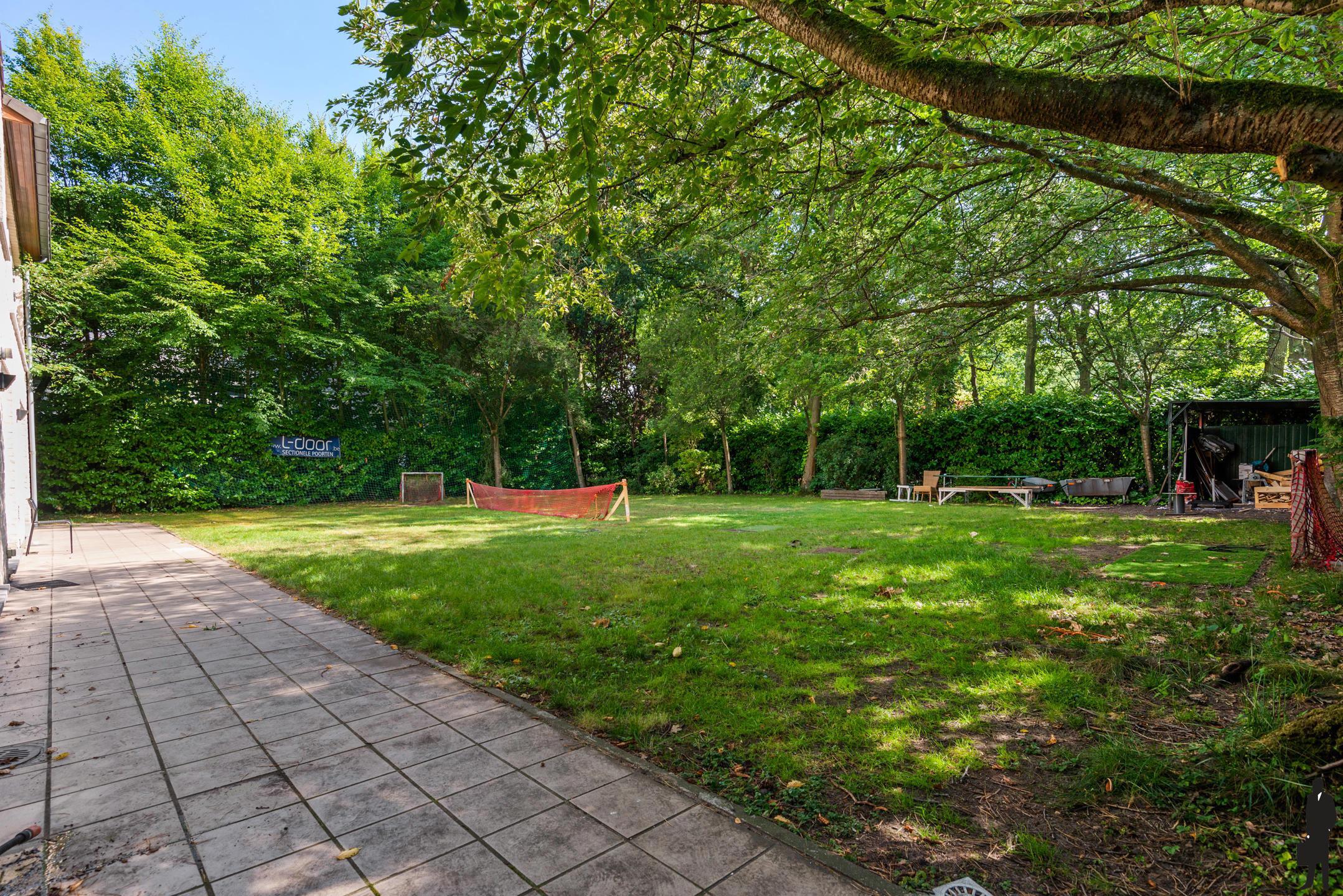 Statige villa, gelegen in 't Vriesdonk op een terrein van 1.405m² foto 12