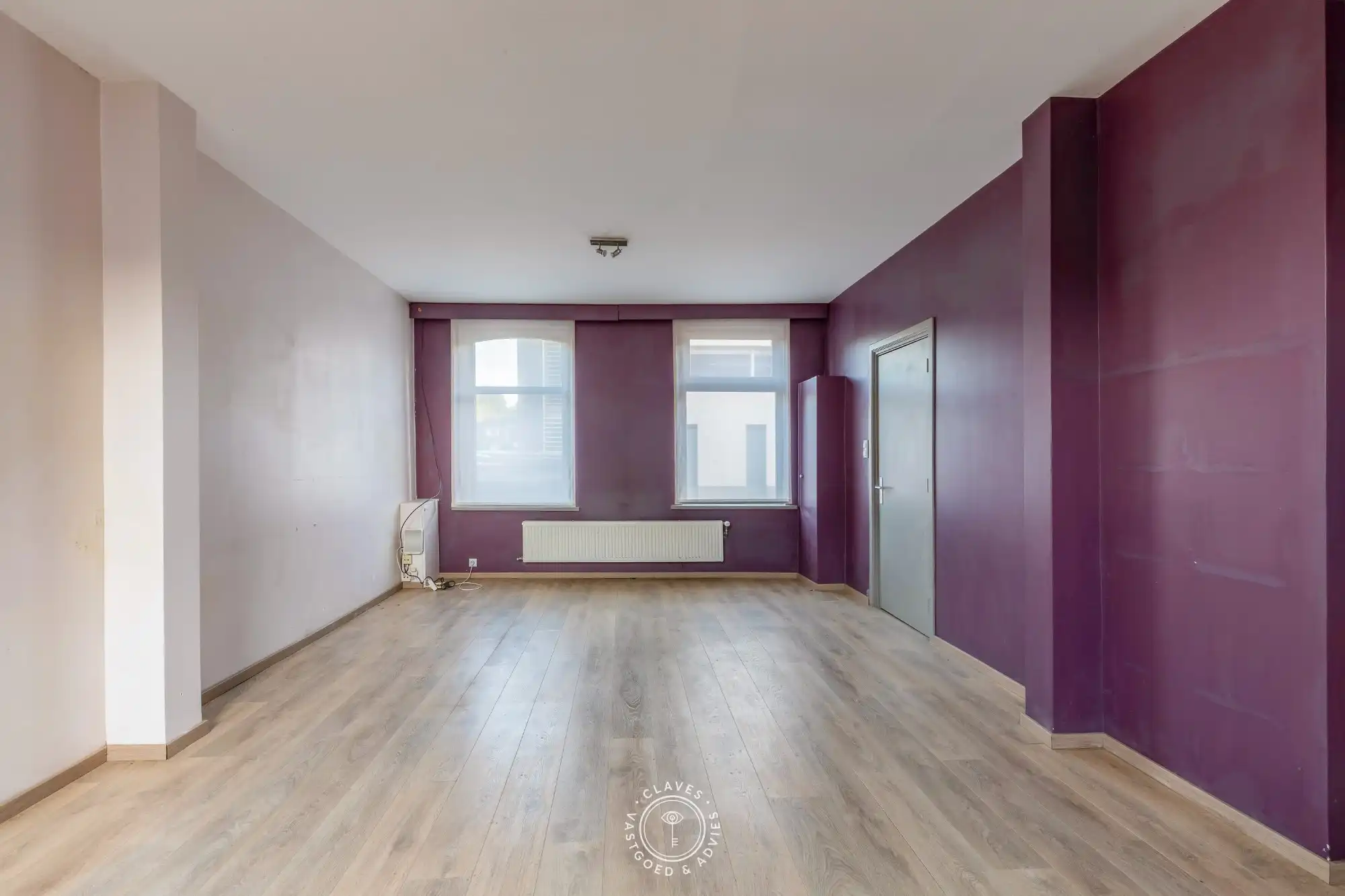 Te renoveren rijwoning met mogelijkheden in het hart van Nieuwkerken-Waas foto 2