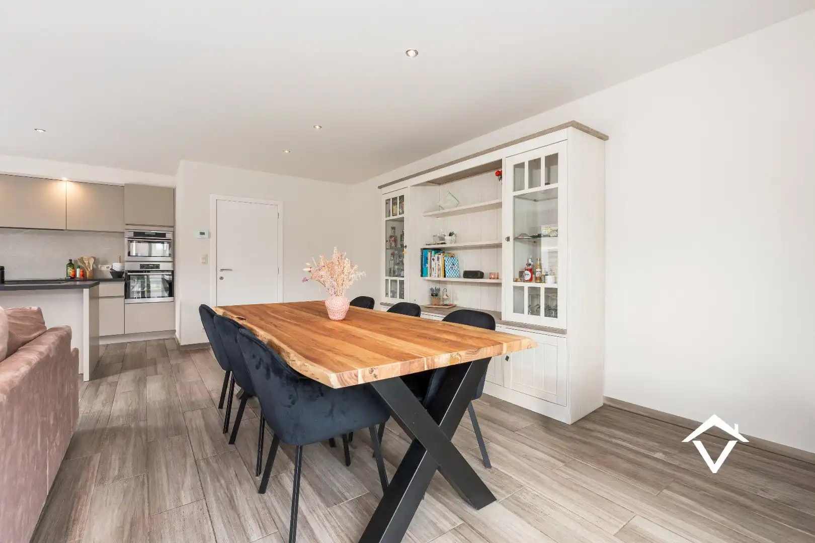 Recente halfopen bebouwing (2019) in rustige, doodlopende straat te Koekelare foto 6