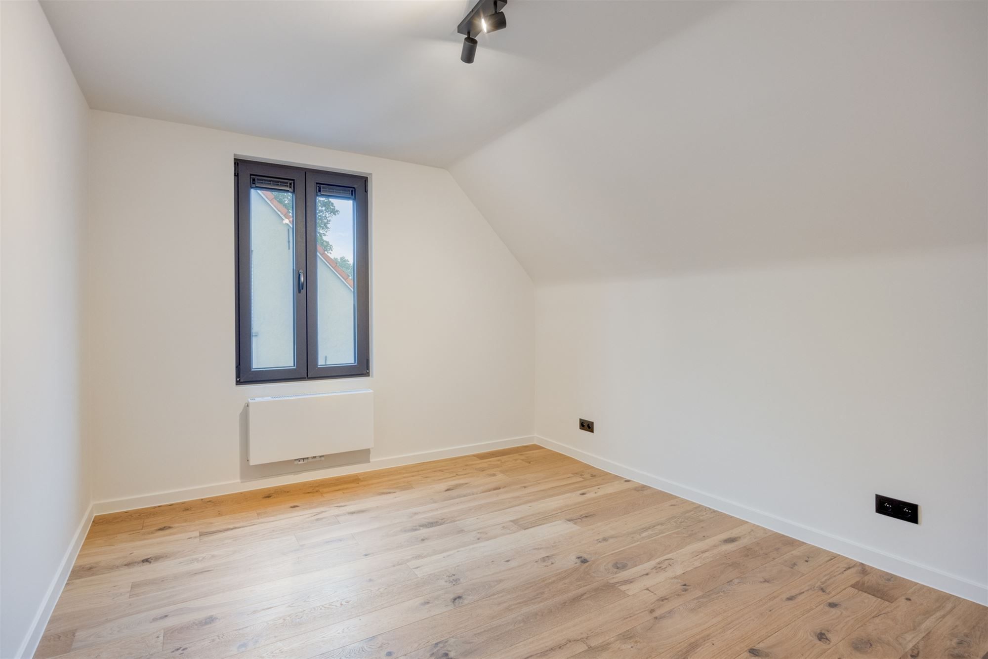 Moderne woning met 3 slaapkamers, 2 badkamers aan de vaart foto 21