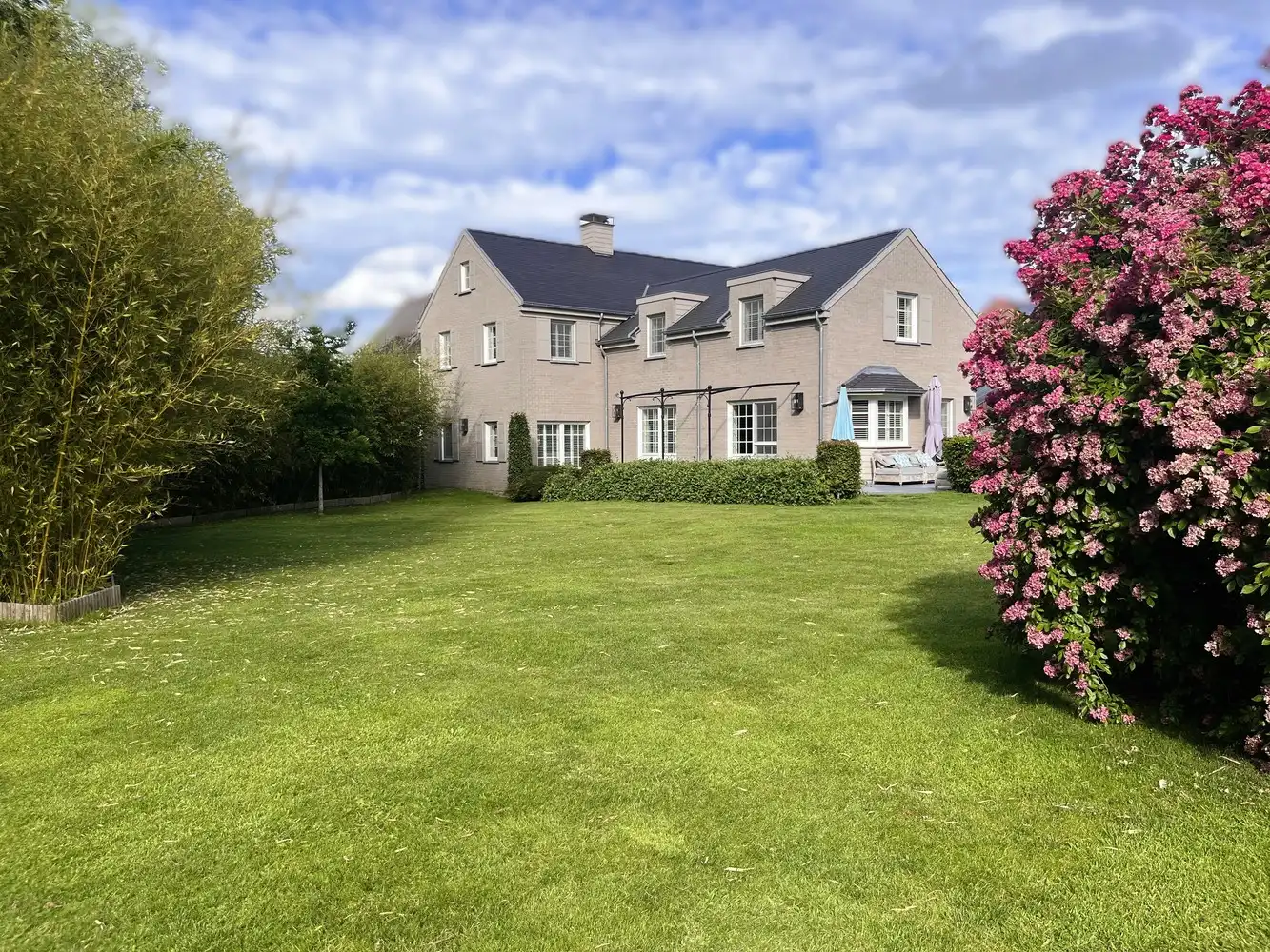 rustig gelegen klasse-VILLA met aangename leefruimtes - mooi terrein (park of weide) van 67 are foto 3