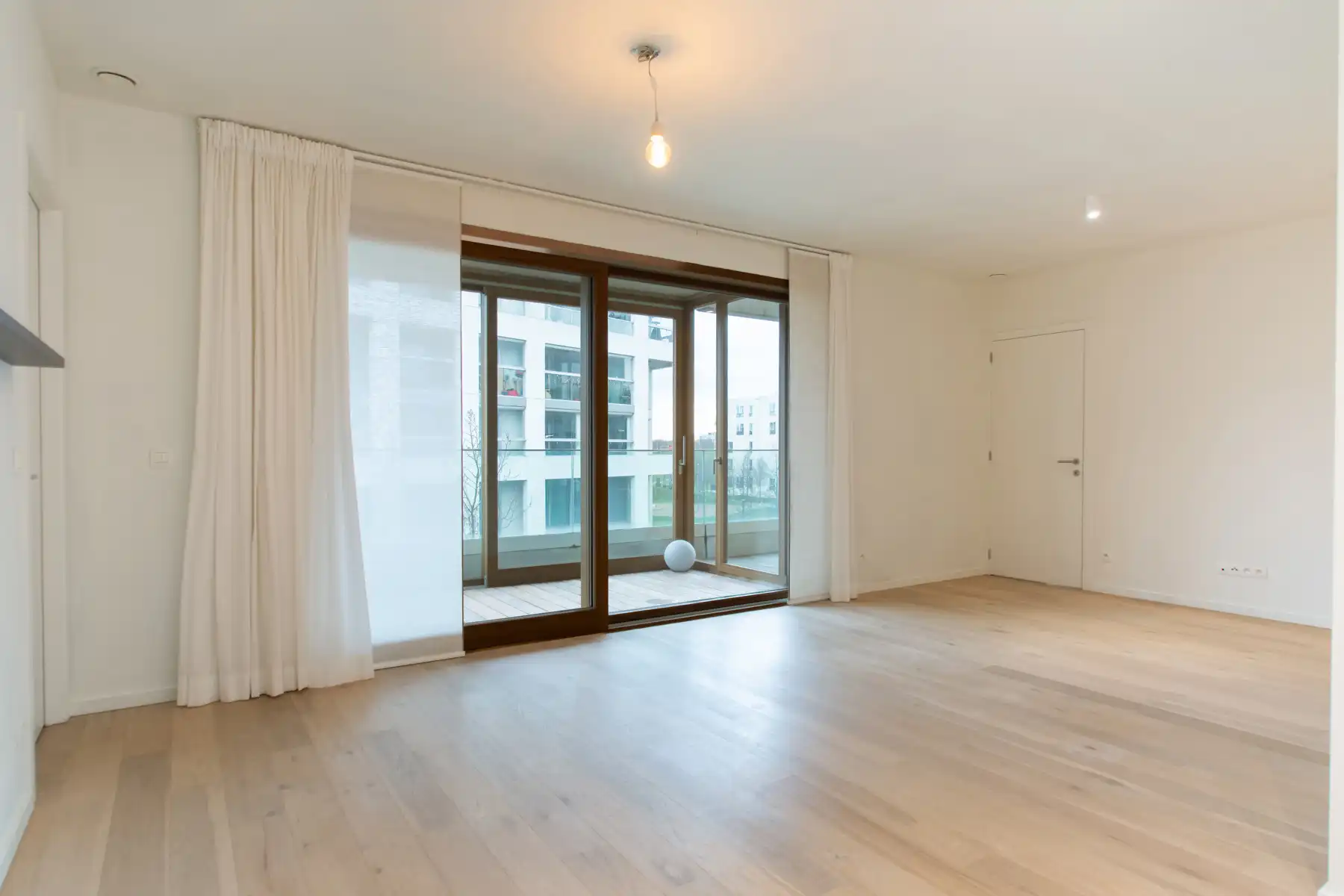 Lichtrijk 1 slpk app. met groot terras foto 4