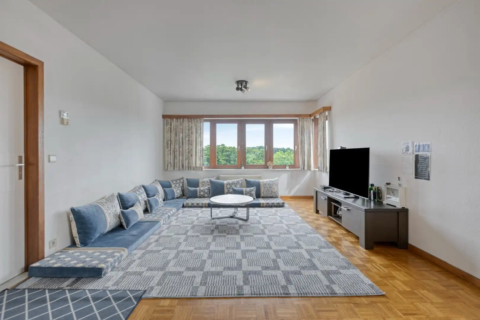 Ruim 3-slaapkamerappartement te koop in Genk foto 7