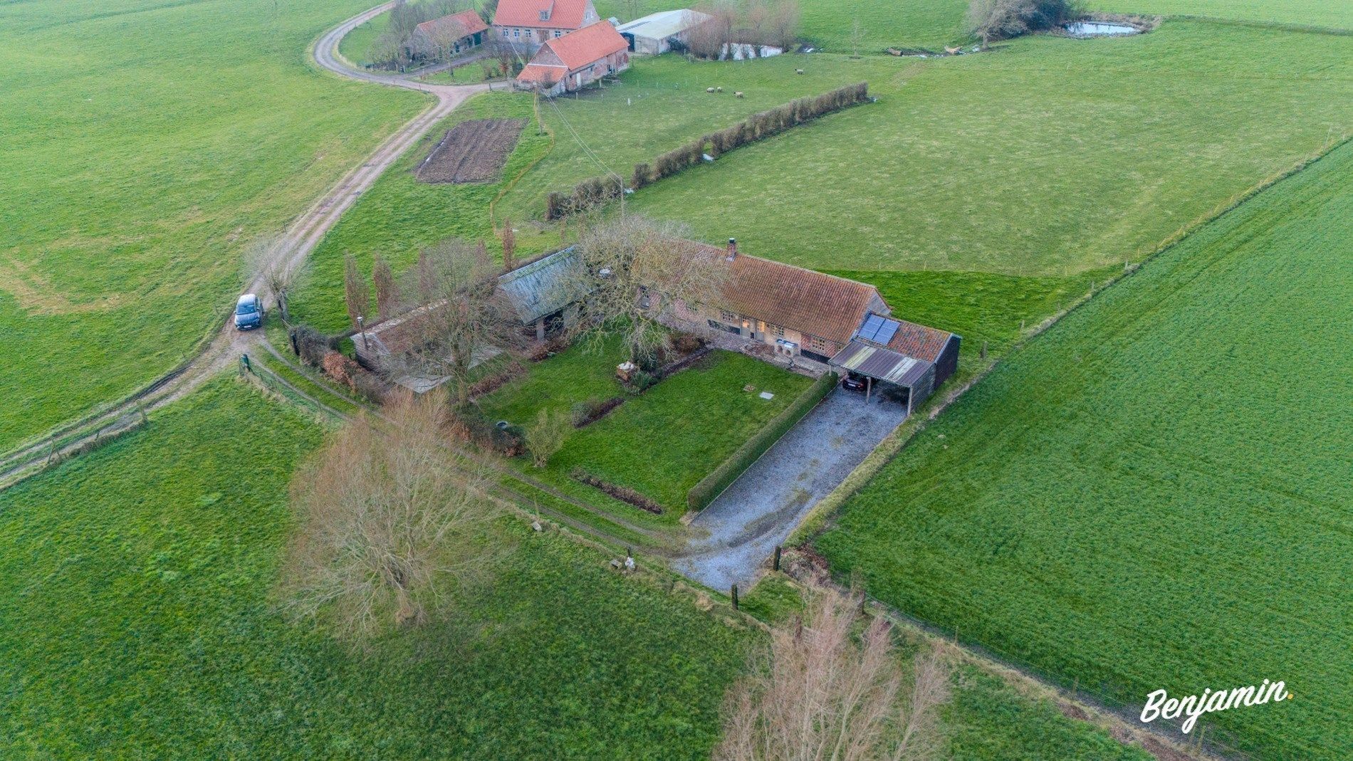 Charmante hoeve met weide te koop in Poperinge foto 18