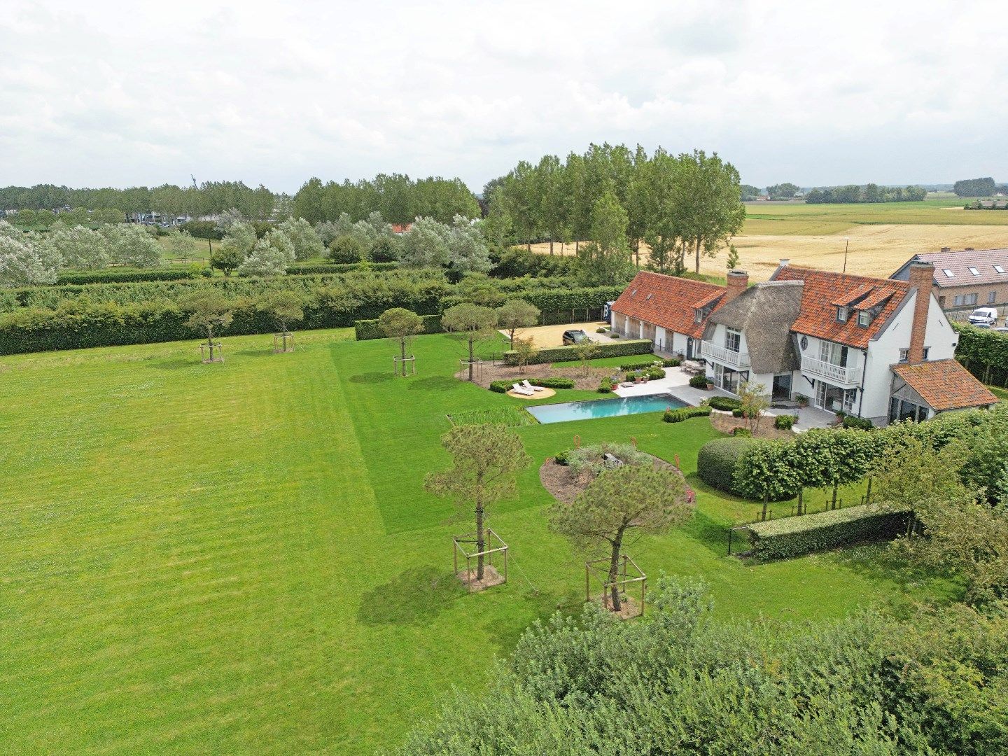 Landgoed met zwembad op meer dan 1 hectare aan de toekomstige golf van Knokke. foto 6