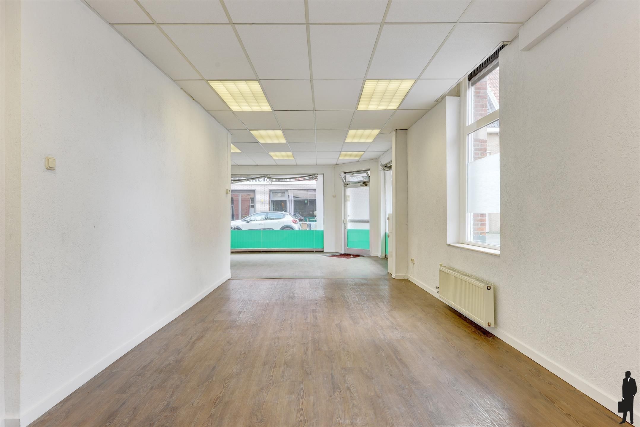 Handelszaak met bovenliggend appartement in Turnhout foto 5