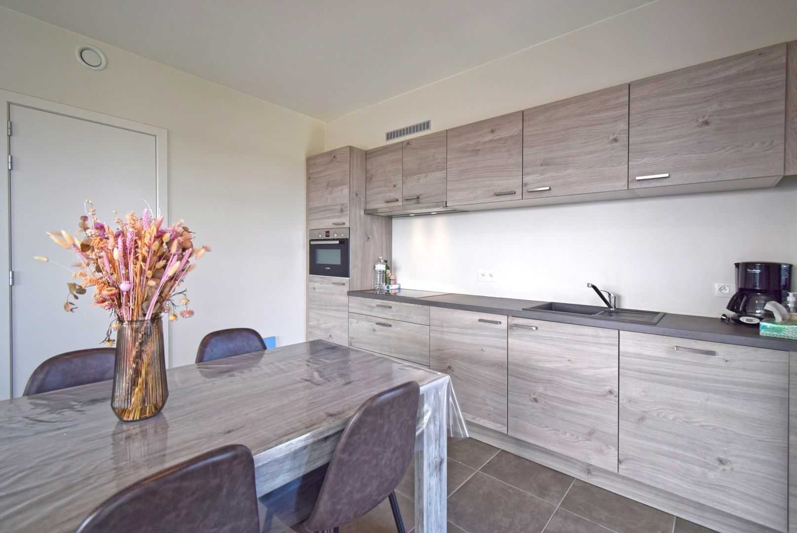 Energiezuinig en instapklaar appartement Roeselare foto 7