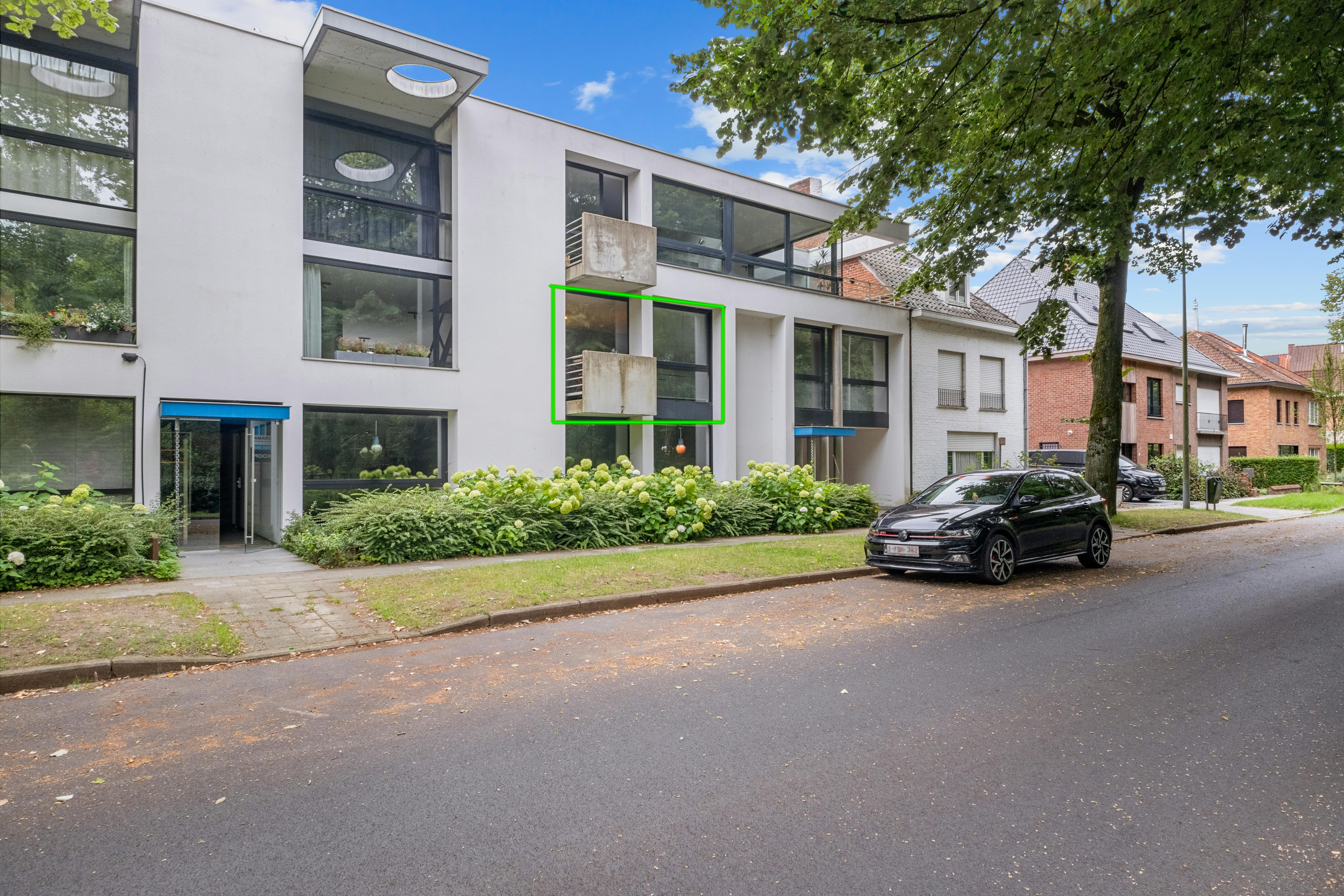 Instapklaar éénslaapkamerappartement met garage te koop foto 2
