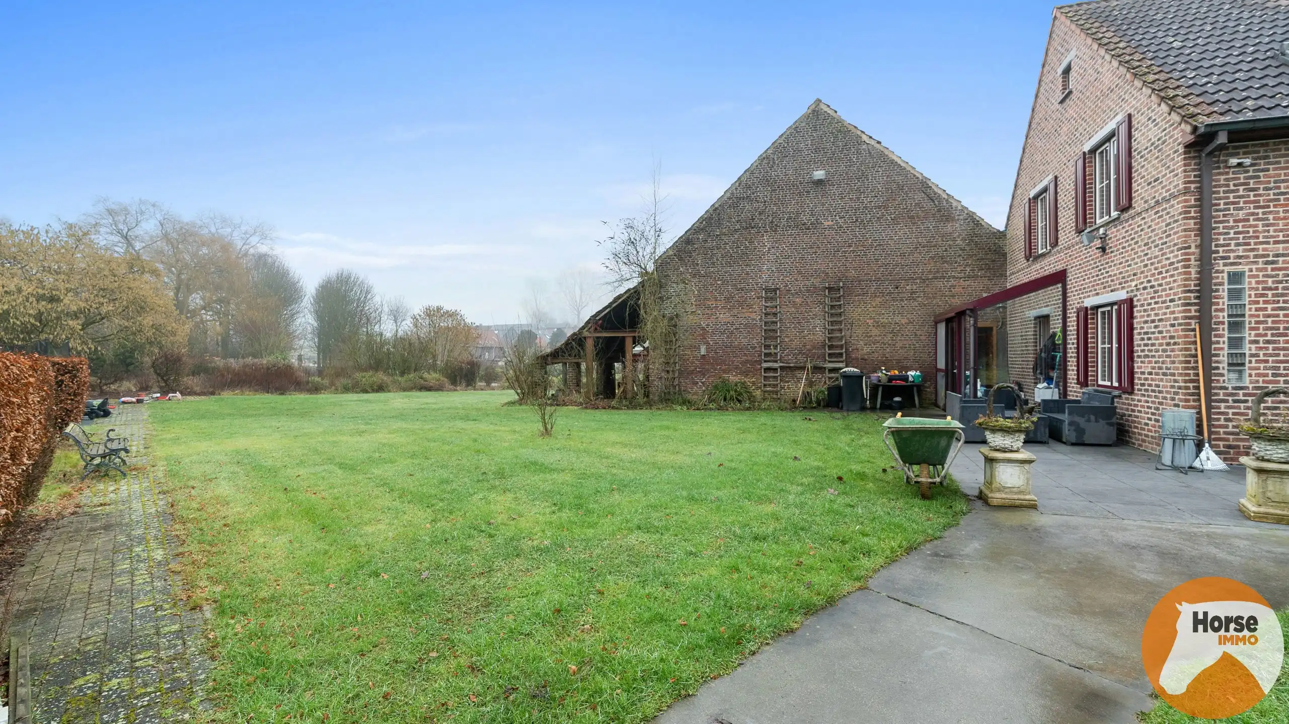 TOLLEMBEEK - Prachtige woning met 3 loodsen op +-2,9ha. foto 21