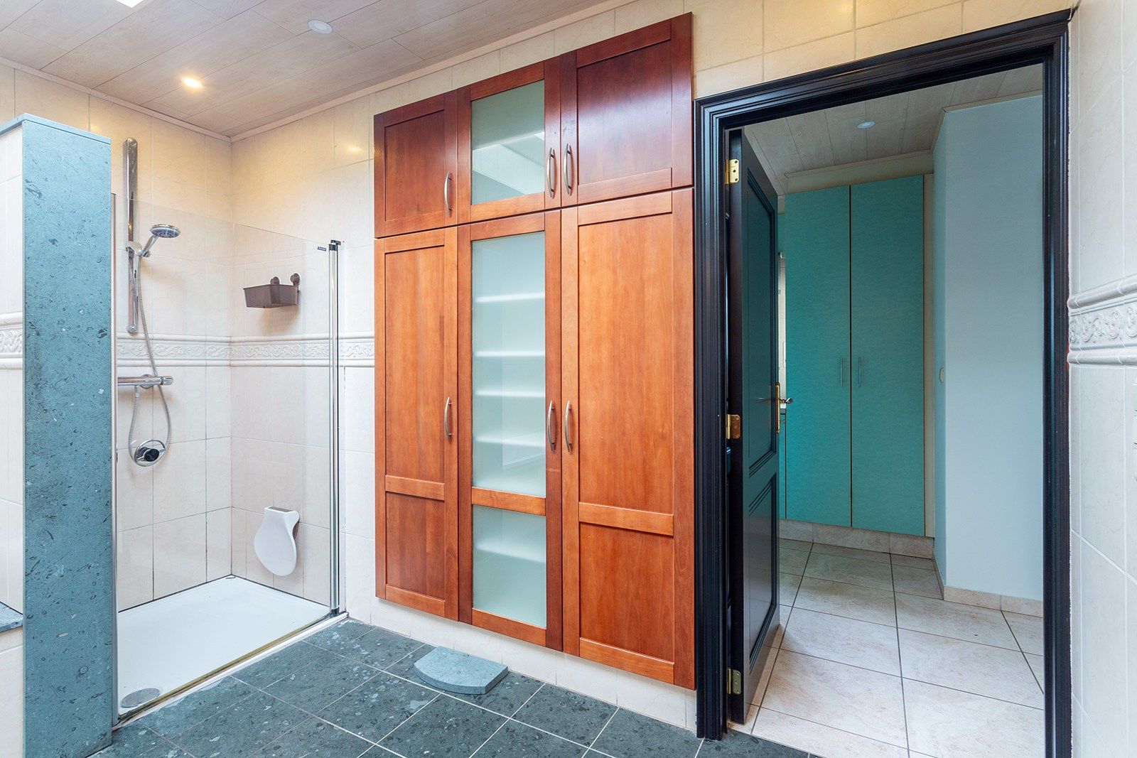 Villa met grote tuin, magazijn én weiland foto 43