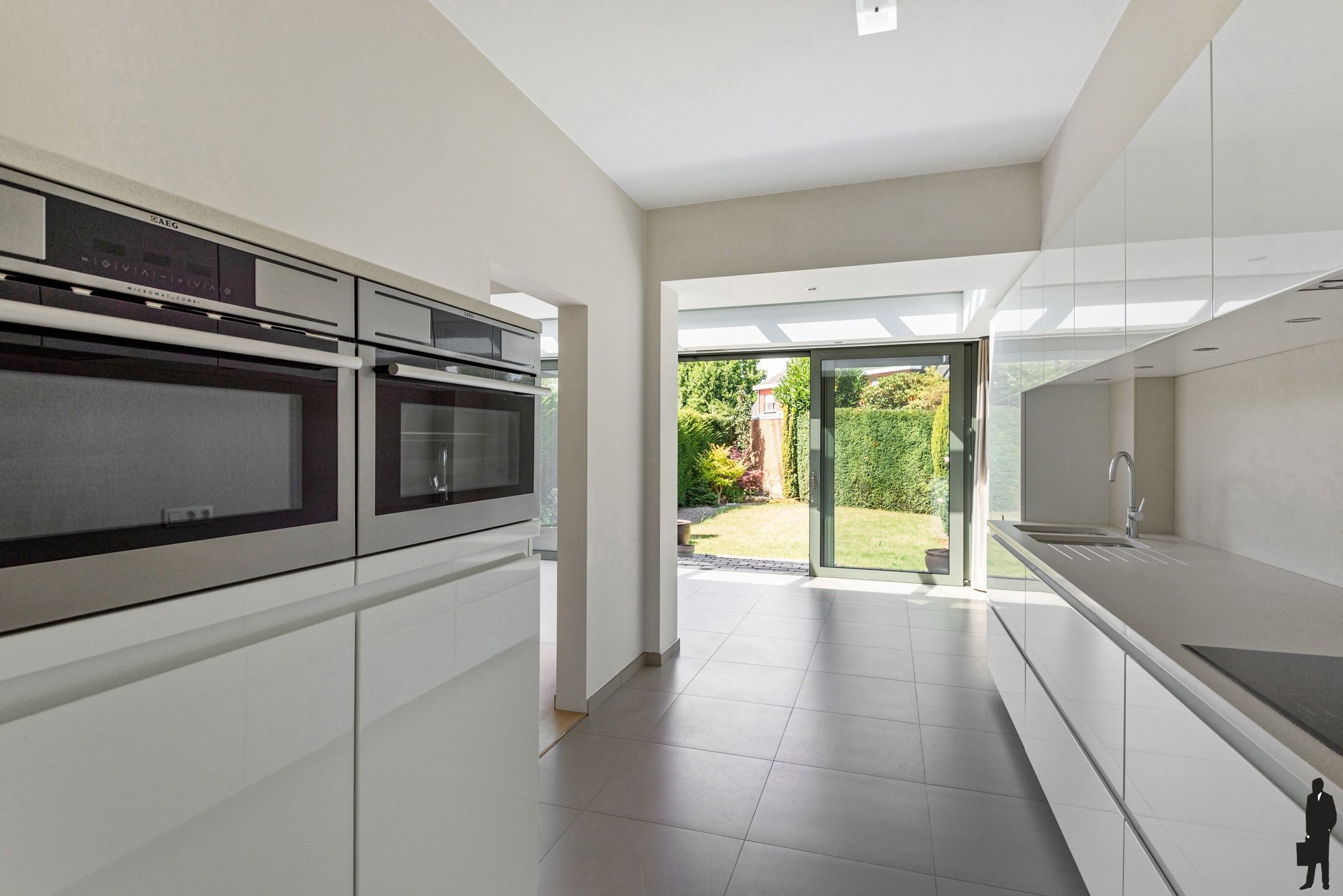 Charmante woning met leuke tuin in centrum van Boechout foto 9