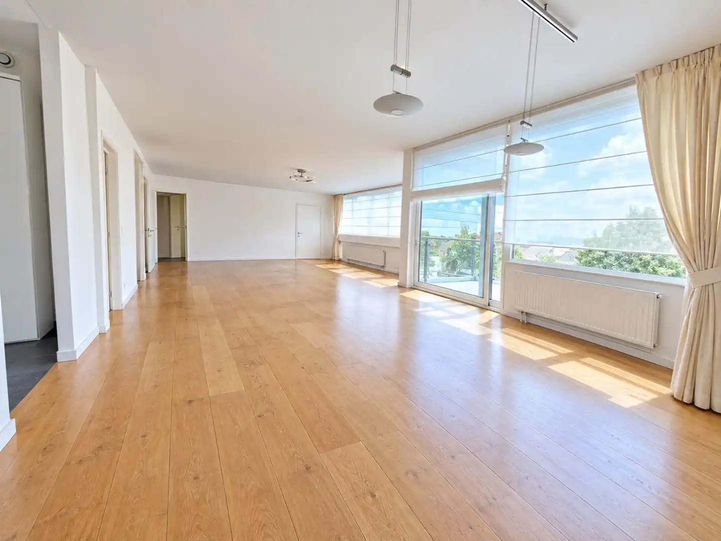 Recent en ruim appartement  foto 3