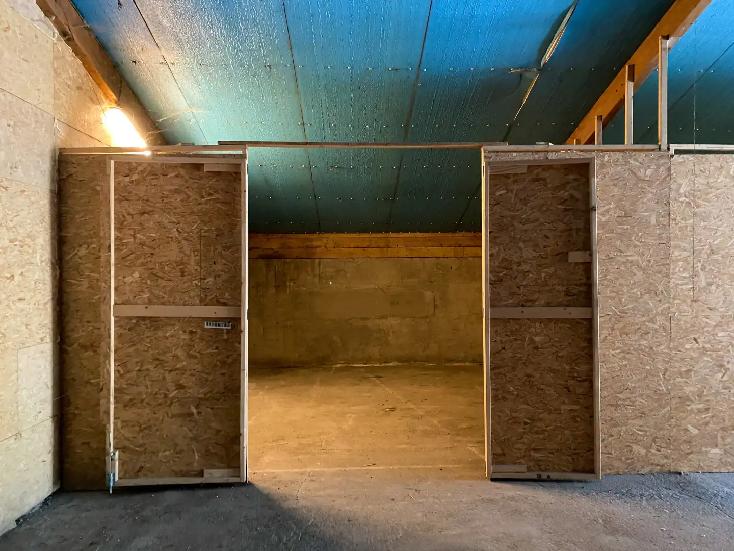 Diverse opslagplaatsen (boxen van 25m2) nabij het centrum van Diksmuide foto 11