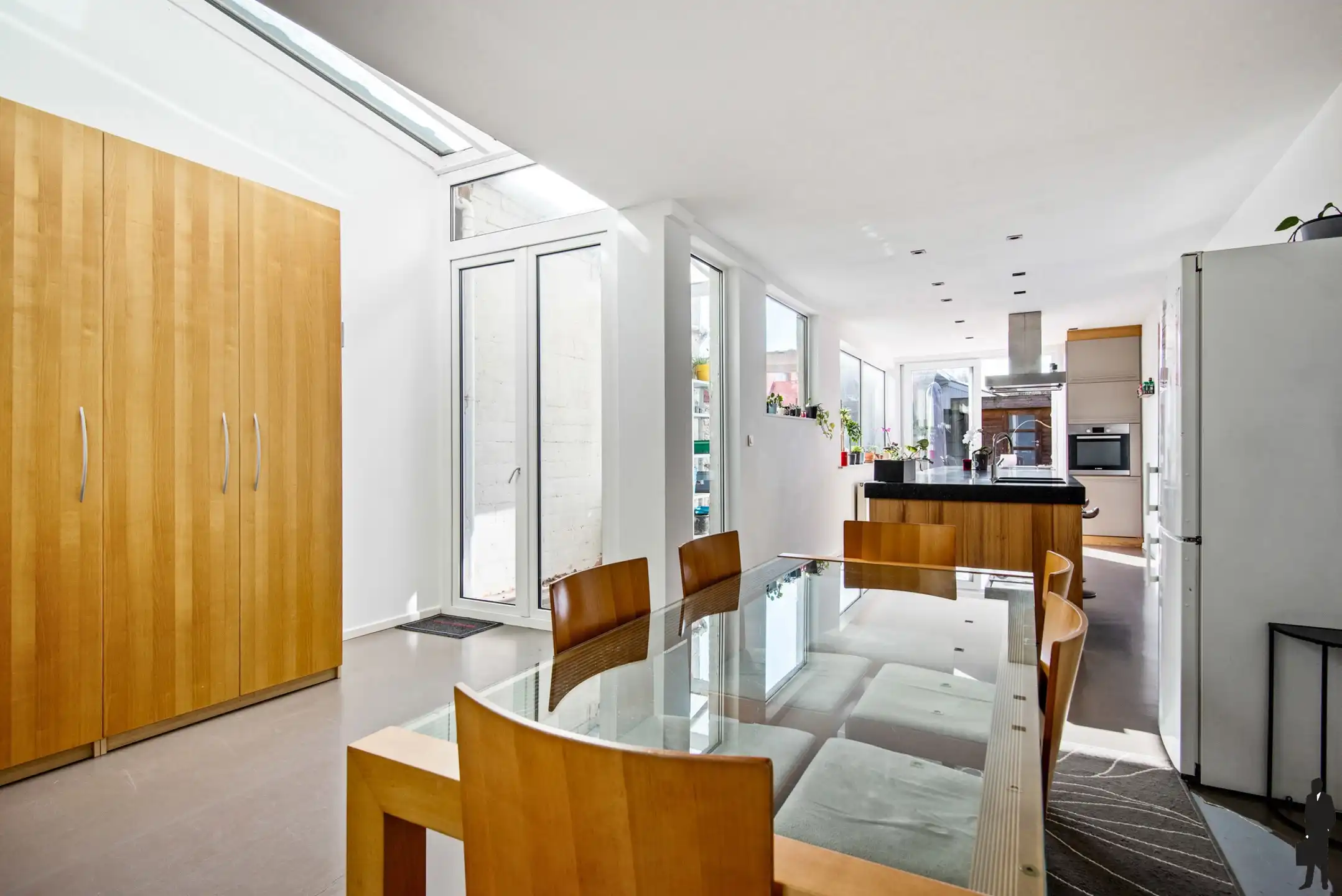 Gerenoveerde woning met 4 ruime slaapkamers en zuidwest tuin foto 6