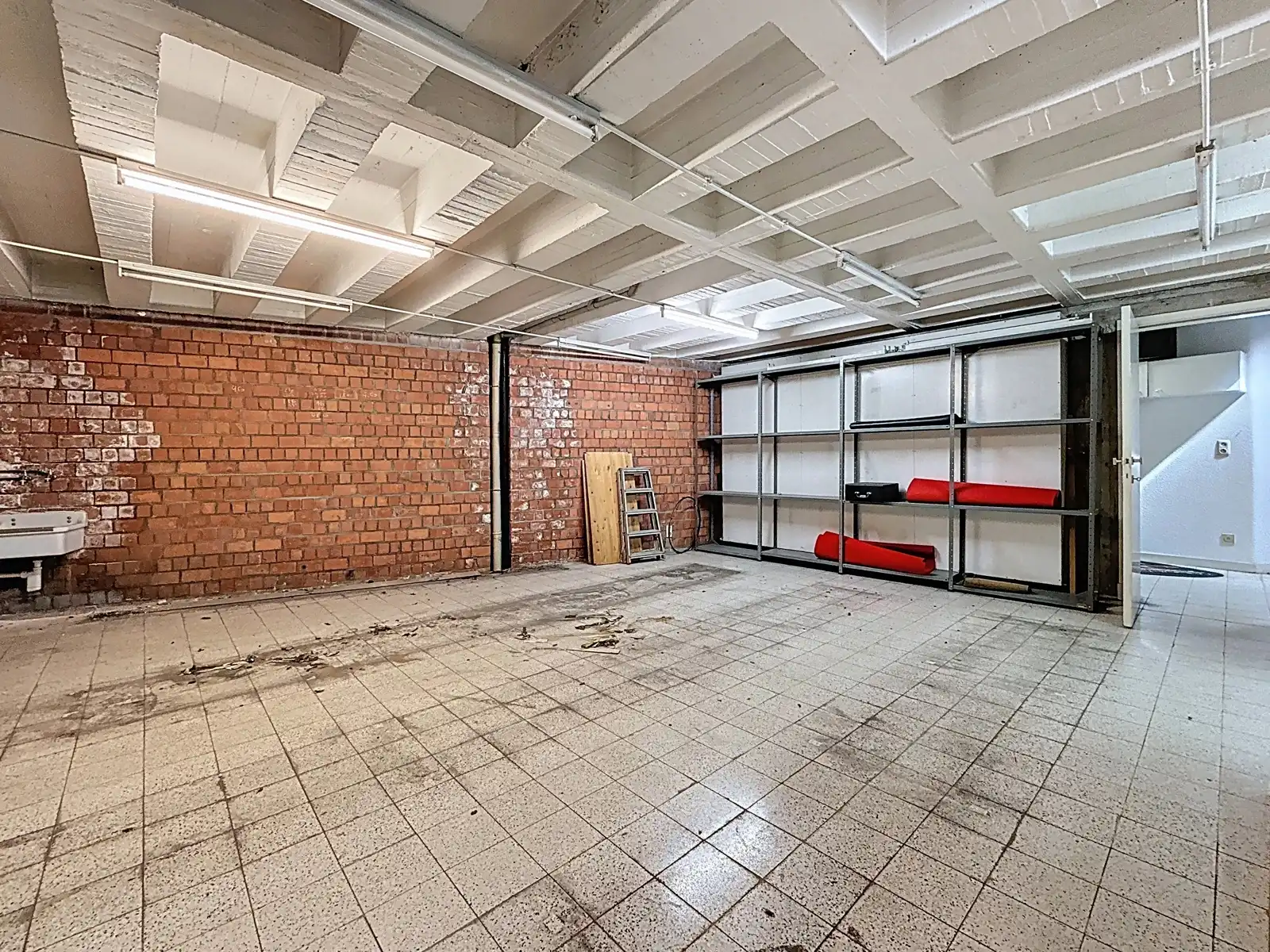 Uniek handelspand met ruim appartement en tuin foto 35