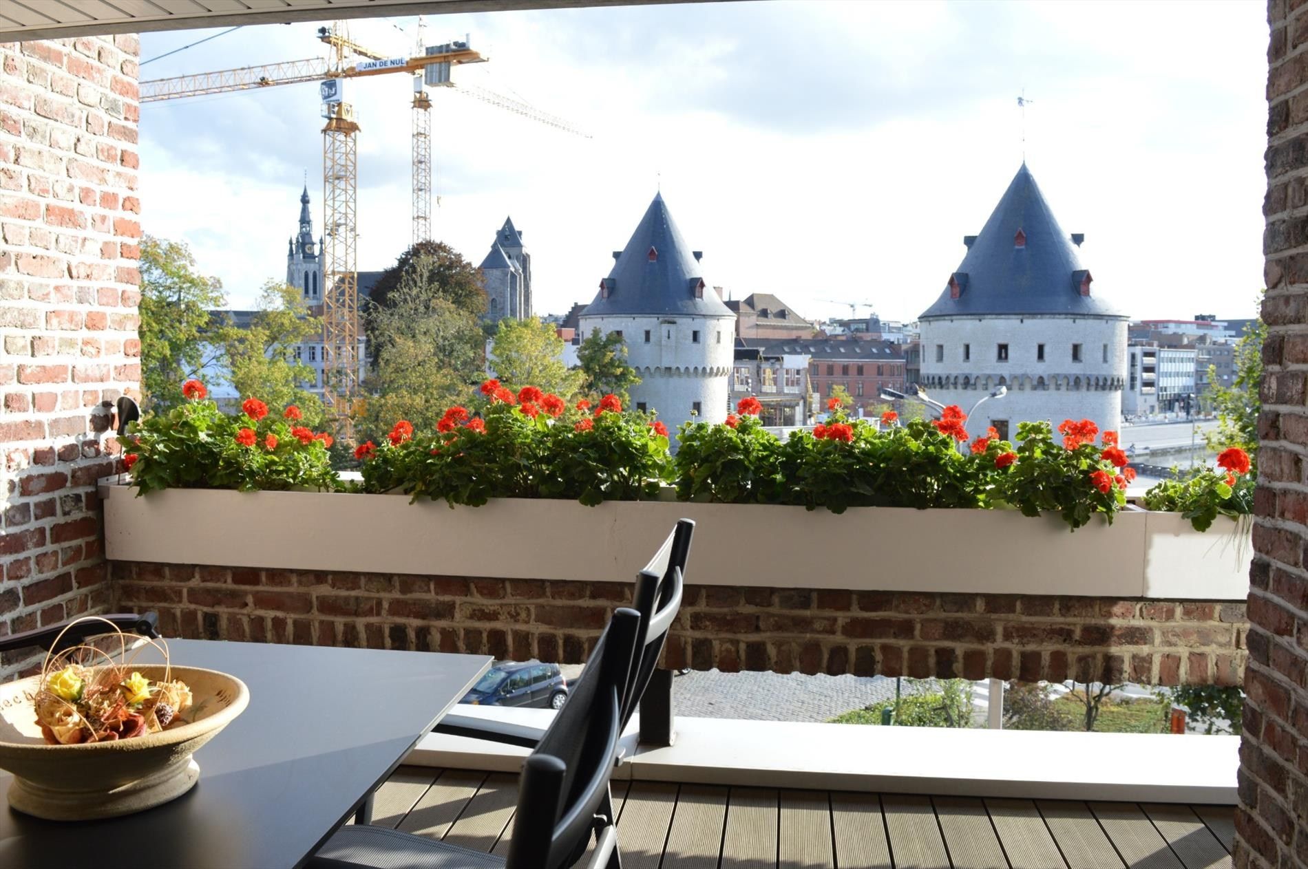 Klassevol appartement met schitterende ligging aan de Leie in Kortrijk foto {{pictureIndex}}