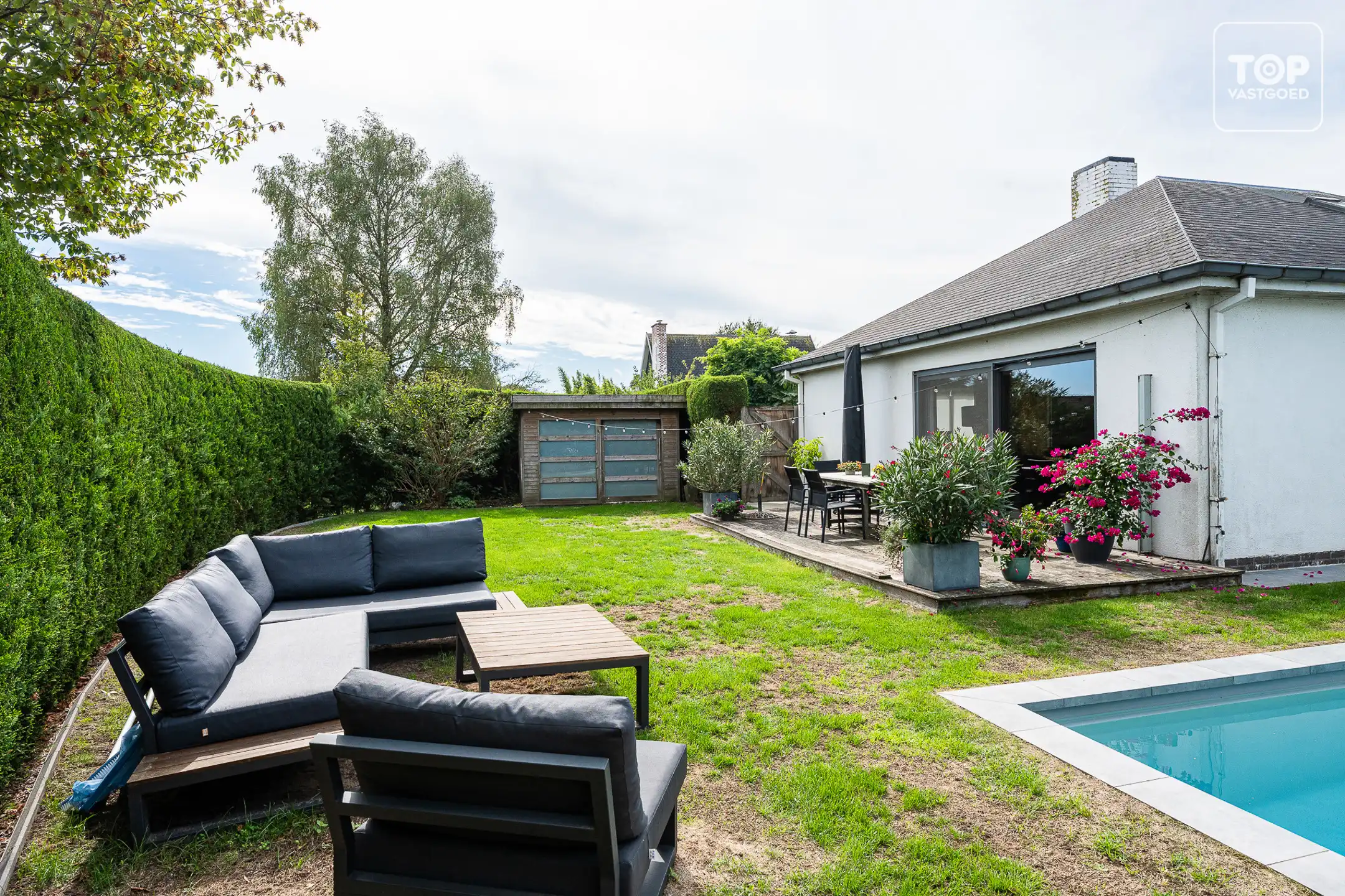 Vrijstaande, instapklare woning met zwembad en zonnige tuin foto 24