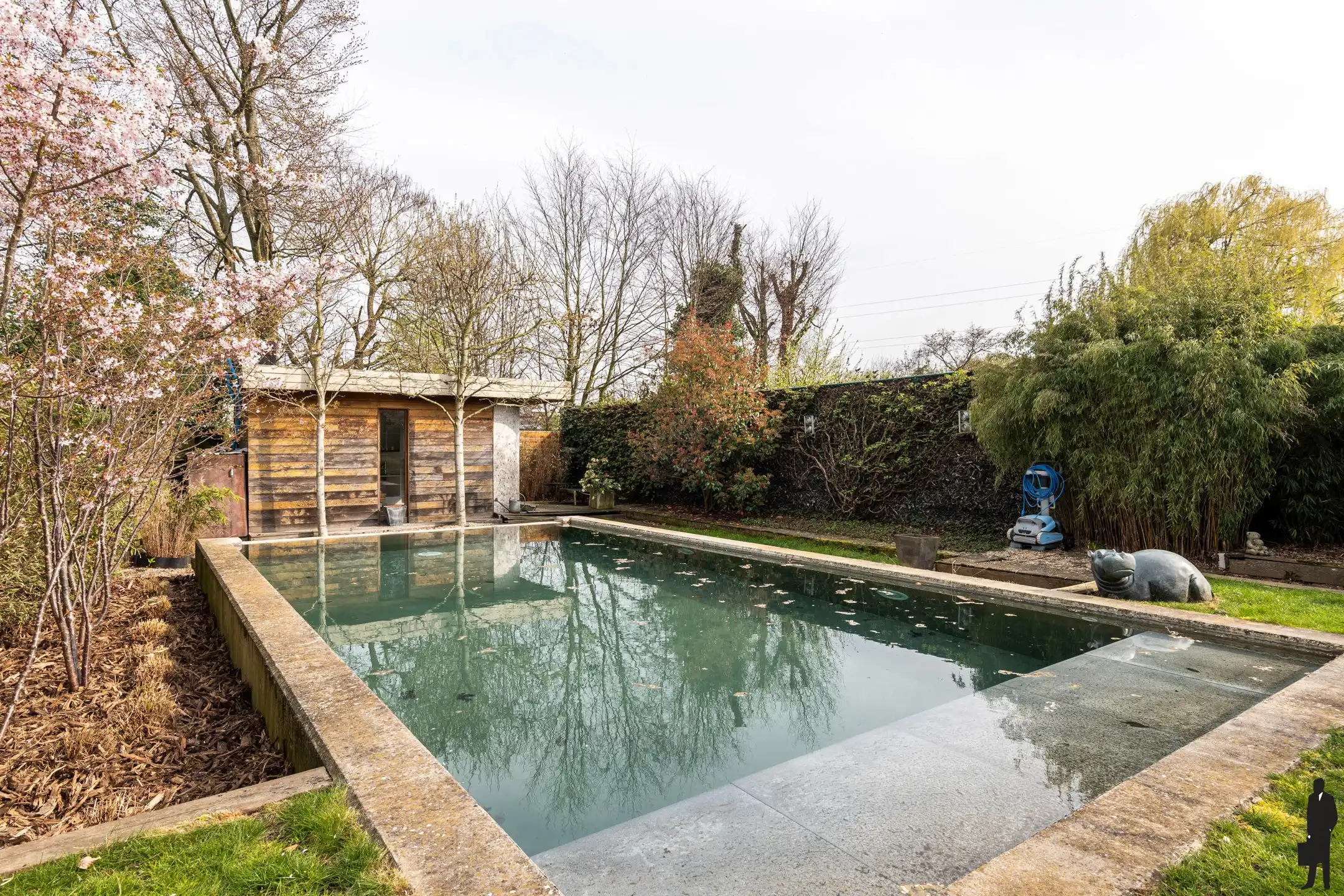 Luxueus energetisch gerenoveerde woning met verwarmd zwembad foto 22