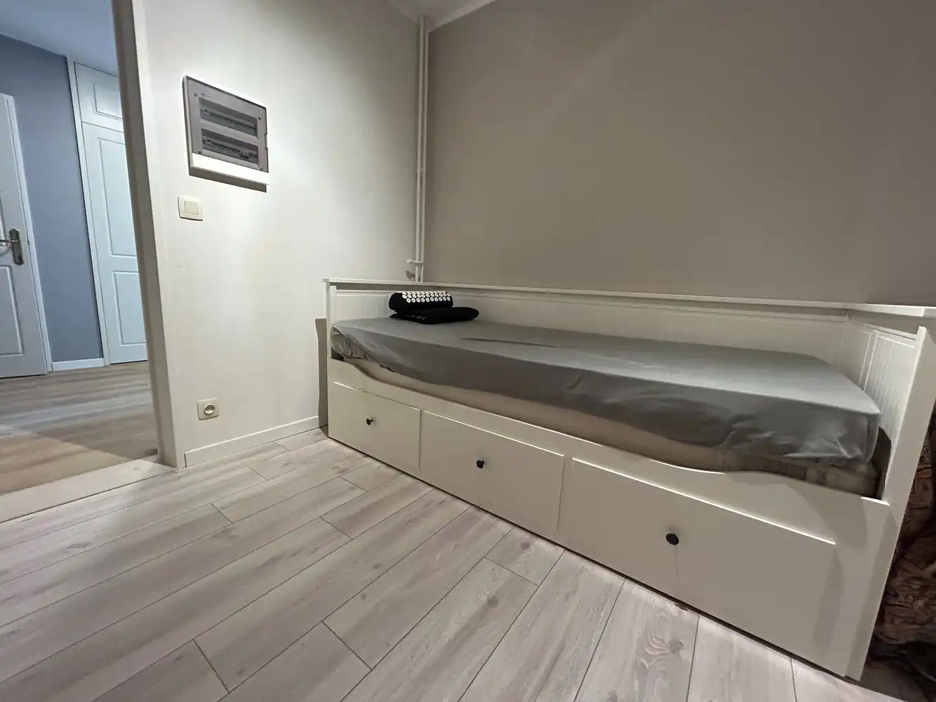 GERENOVEERD APPARTEMENT MET 2 SLAAPKAMERS, BUREAURUIMTE EN TERRAS foto 11