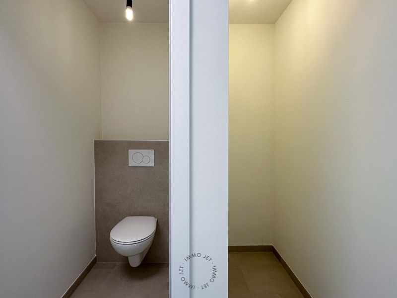 Instapklare woning op een centrale ligging in Sint-Niklaas foto 4