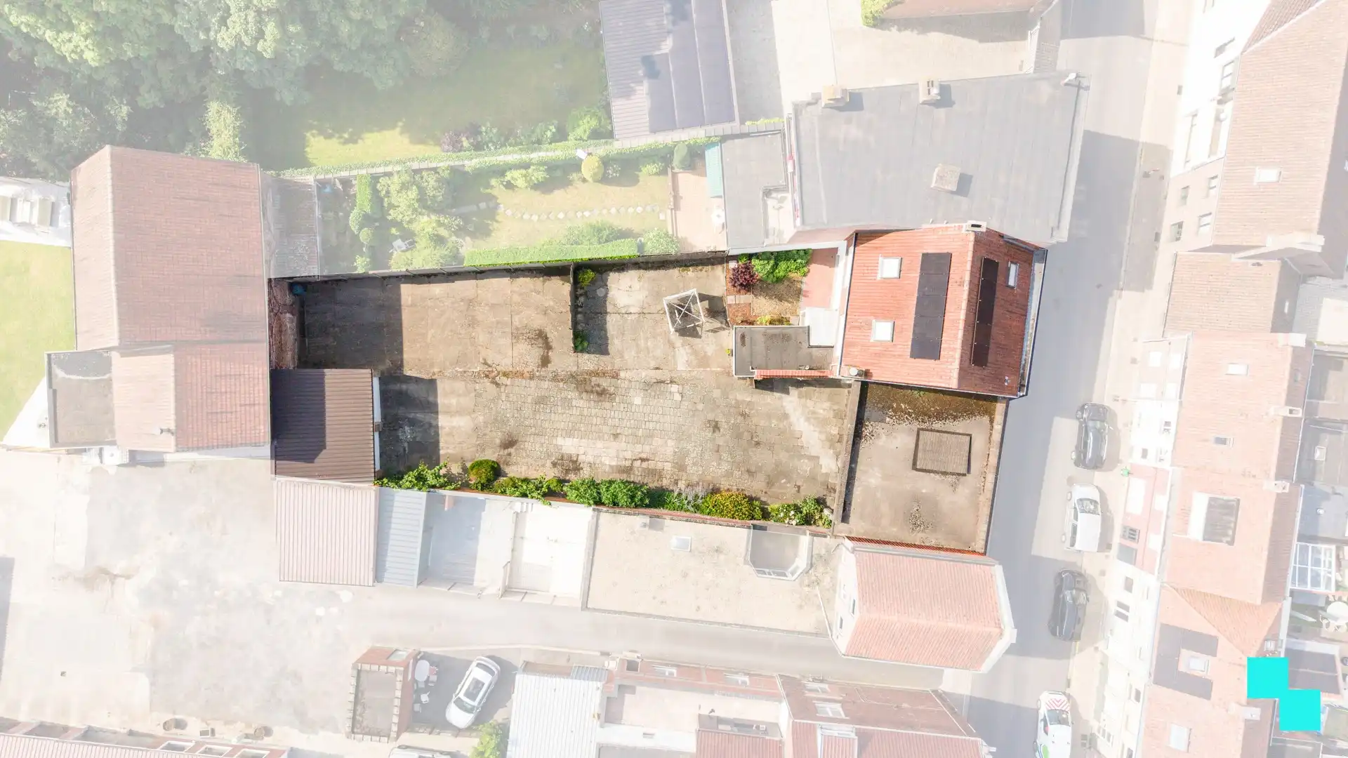 Zeer ruime woning met naastliggend interessant perceel te Izegem foto 3