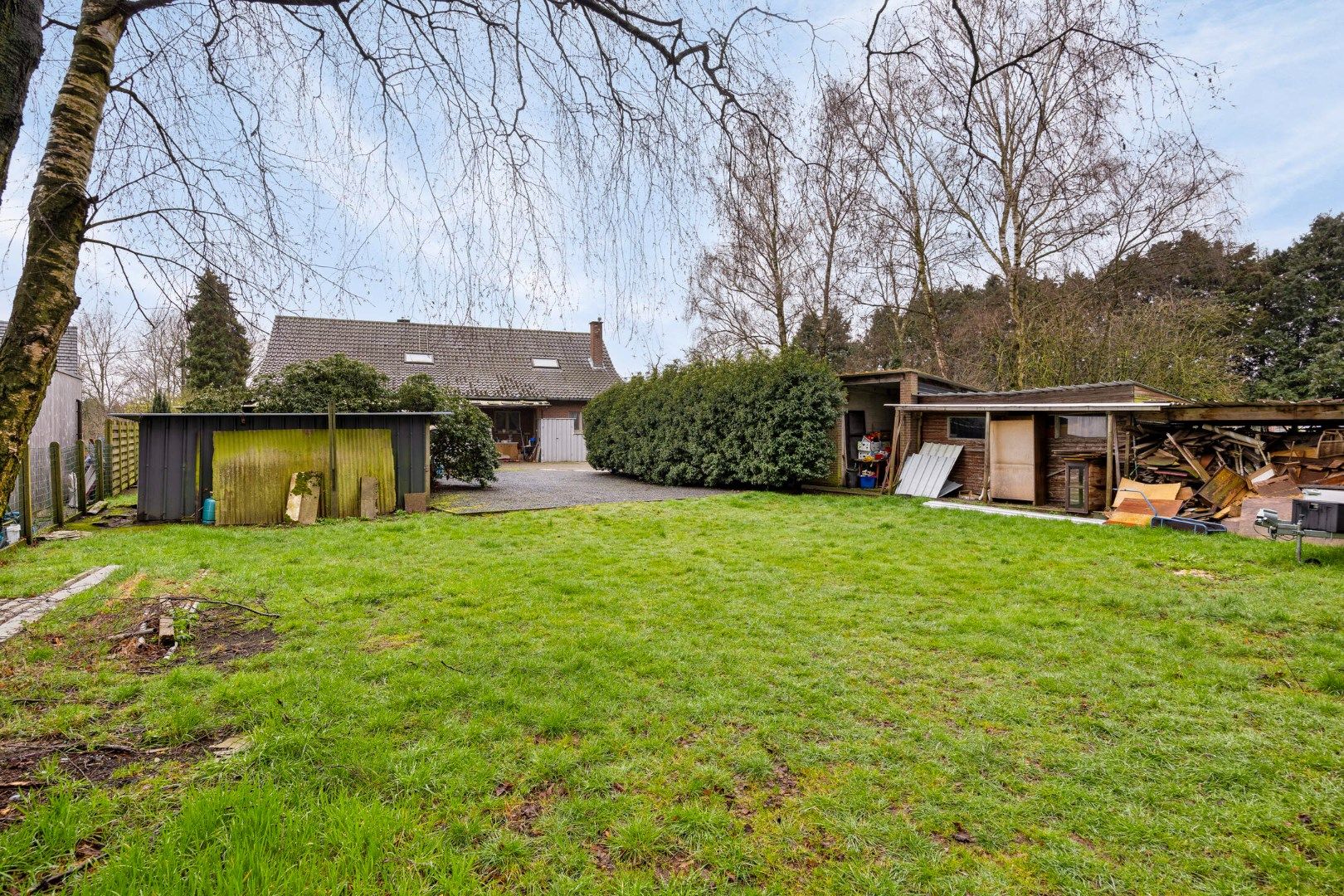 Ruime woning met 7 slpks, rustig en landelijk gelegen op 2.336m² nabij het centrum ! foto 26