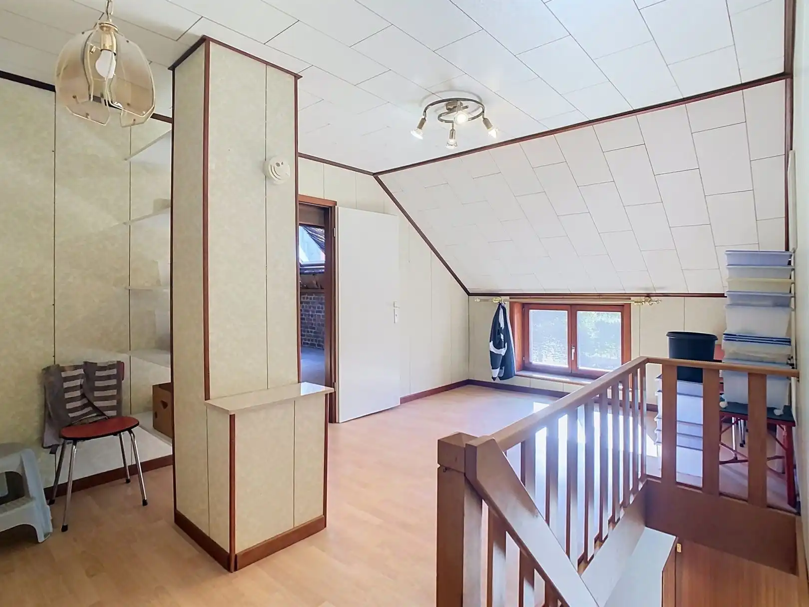 karaktervolle woning met 4 slaapkamers, grote garage en tuin! foto 16