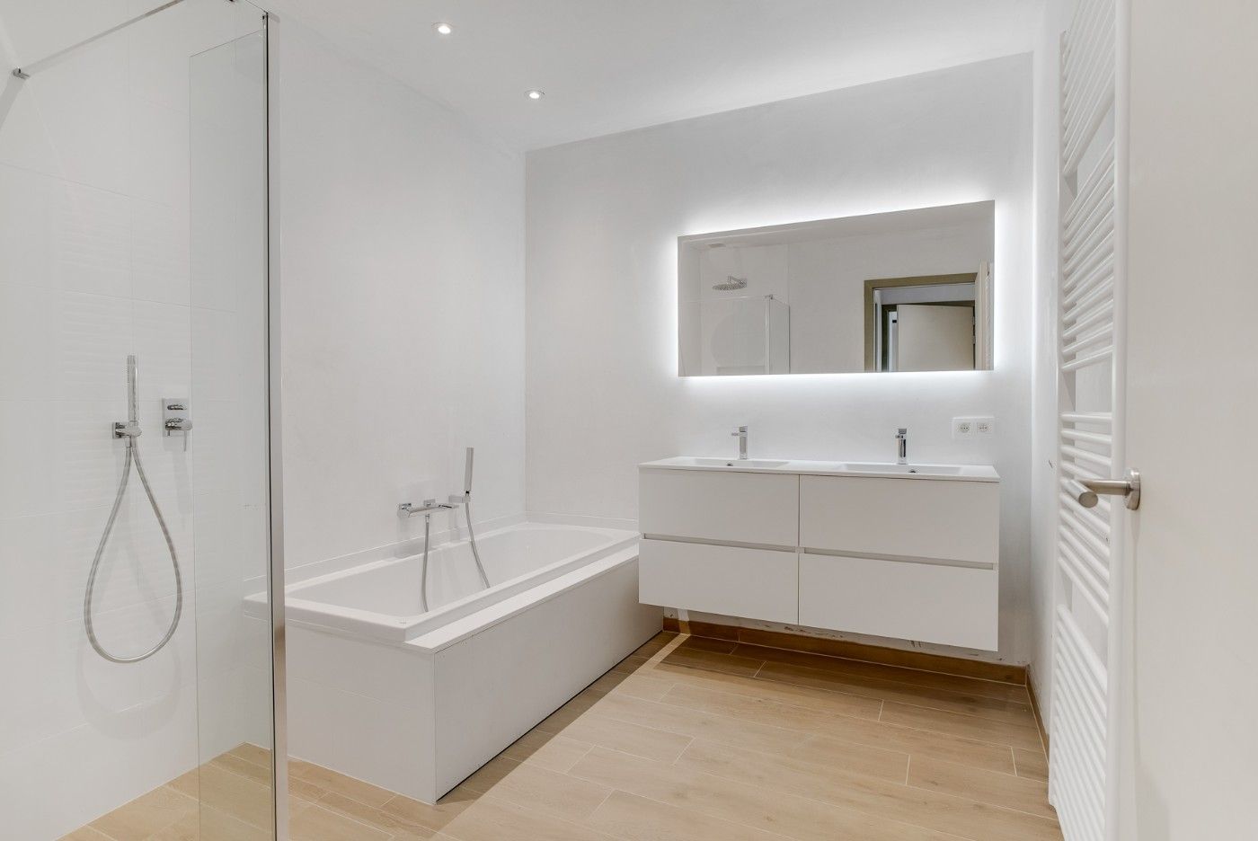 Prachtig, nieuw 2-slpk. appt met tuin en ondergrondse staanplaats foto 7