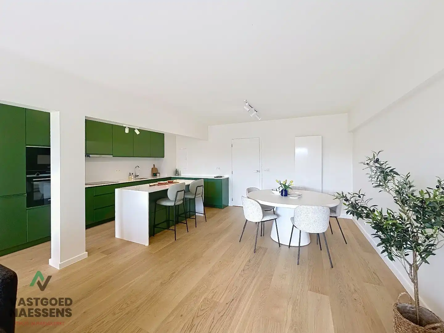 LUXUEUS GERENOVEERD 2 SLPK APP MET ZICHT OP GROEN foto 8