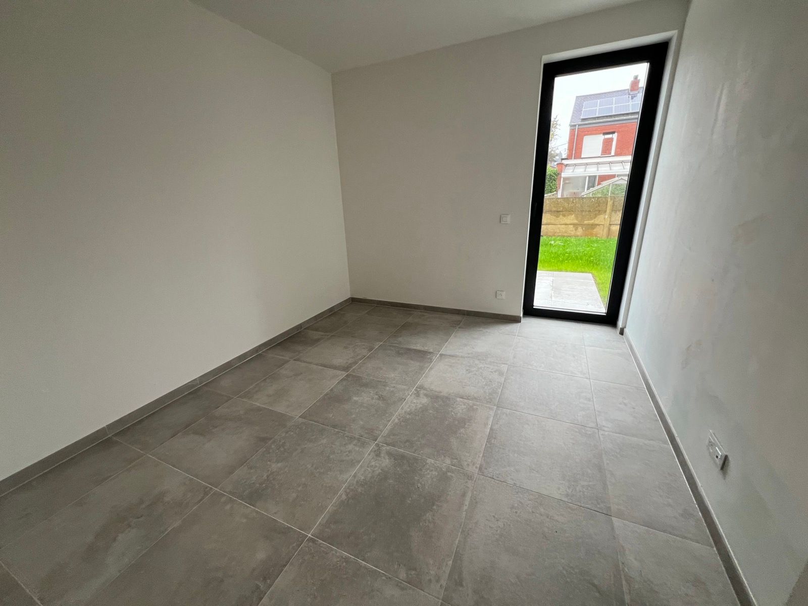 Nieuwbouw GLV app met 3 slpk - 2x terras - tuin - parking foto 11