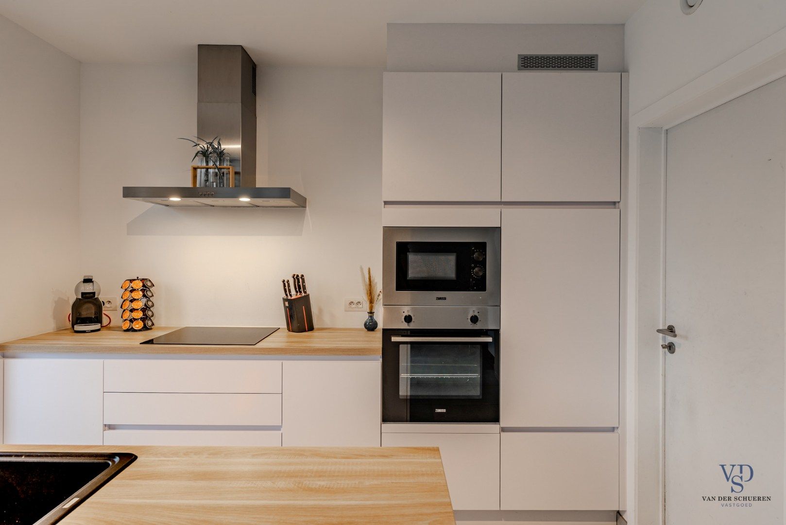 Recente, quasi-nieuwbouwwoning – instapklaar en energiezuinig (BEN) foto 9