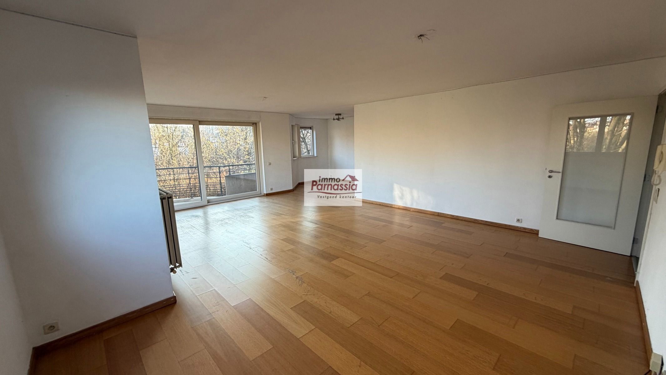 Zeer aangenaam en centraal gelegen 3 slaapkamer appartement  foto 6