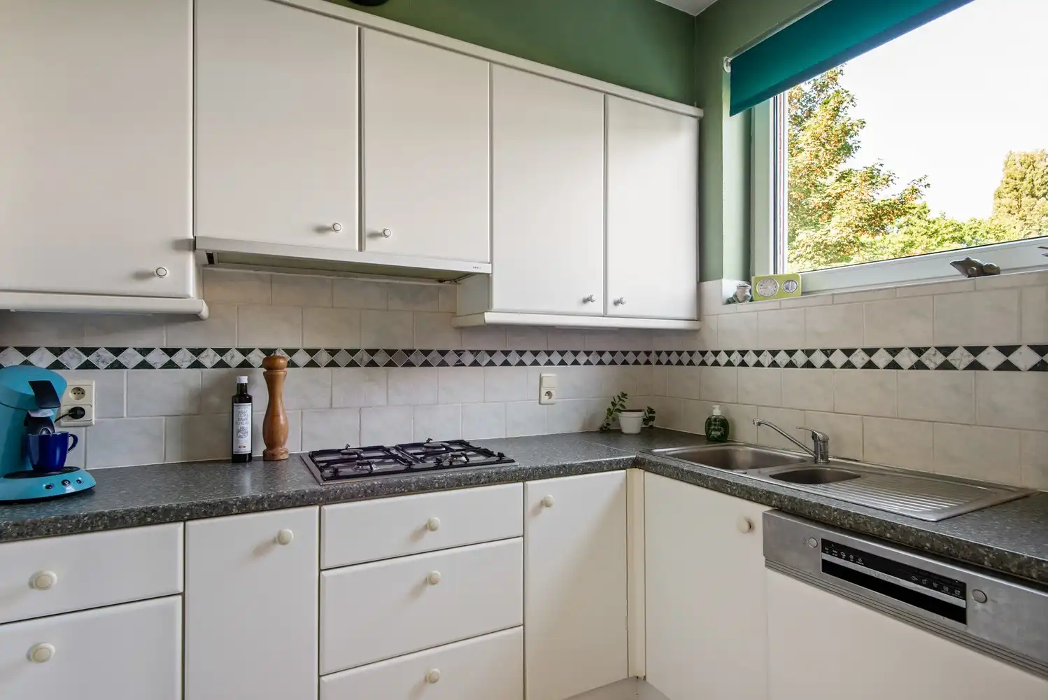 Ruime bel-etagewoning met vier slaapkamers op uitstekende locatie te Mortsel foto 17