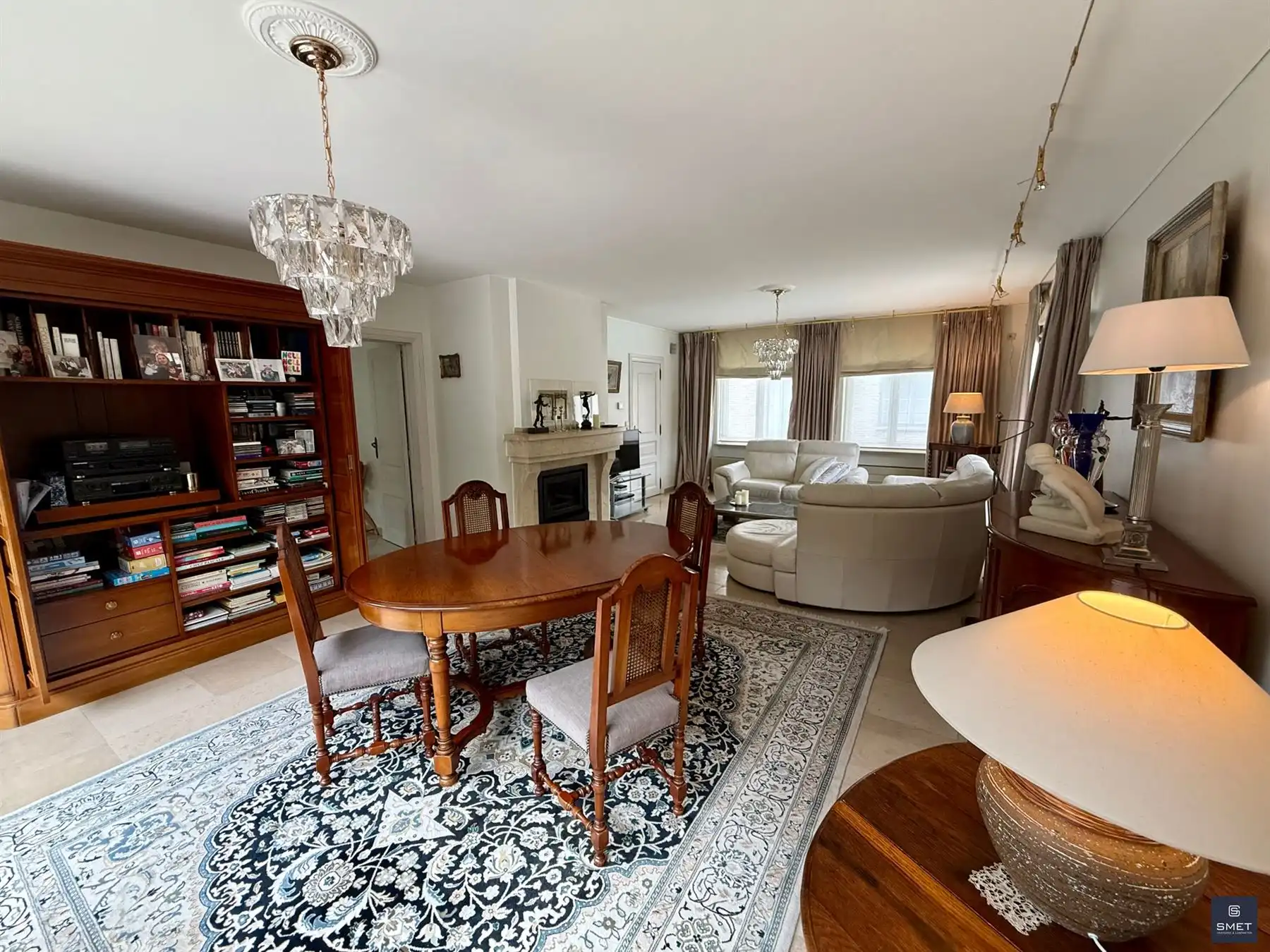 MOOIE VILLA MET 3 SLPKS EN DUB. GAR. OP TOPLIGGING foto 2
