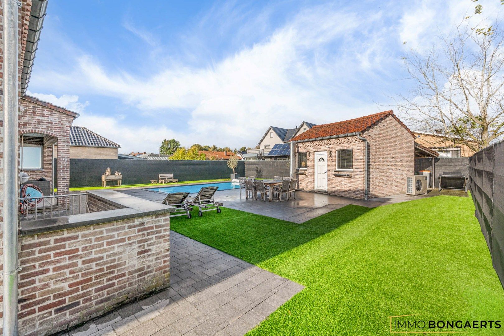 Instapklare woning met 4 slaapkamers en zwembad foto 25