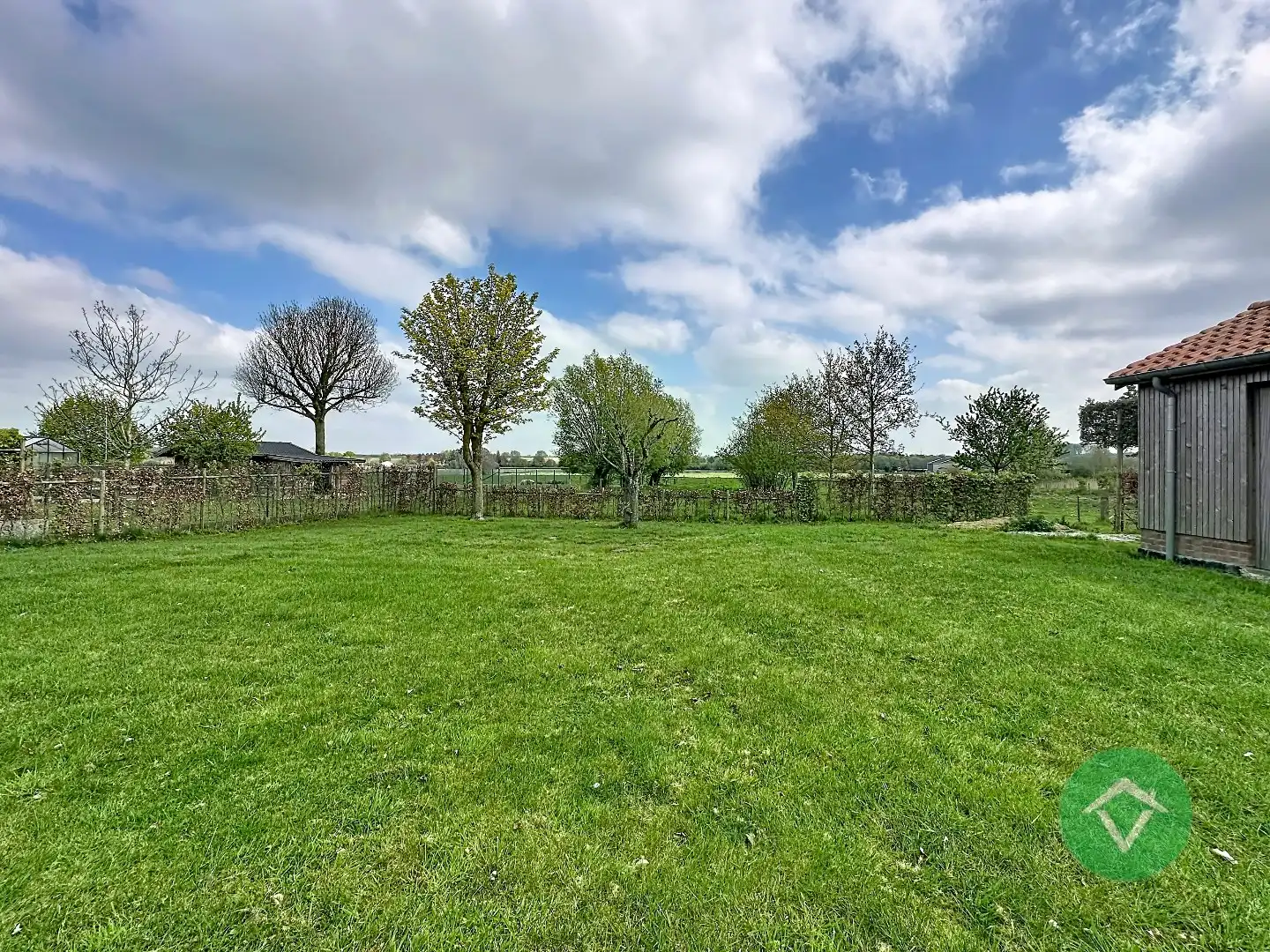 Statige bungalow op 1.811m² met landelijk zicht, drie slaapkamers en twee garages te Ichtegem foto 31