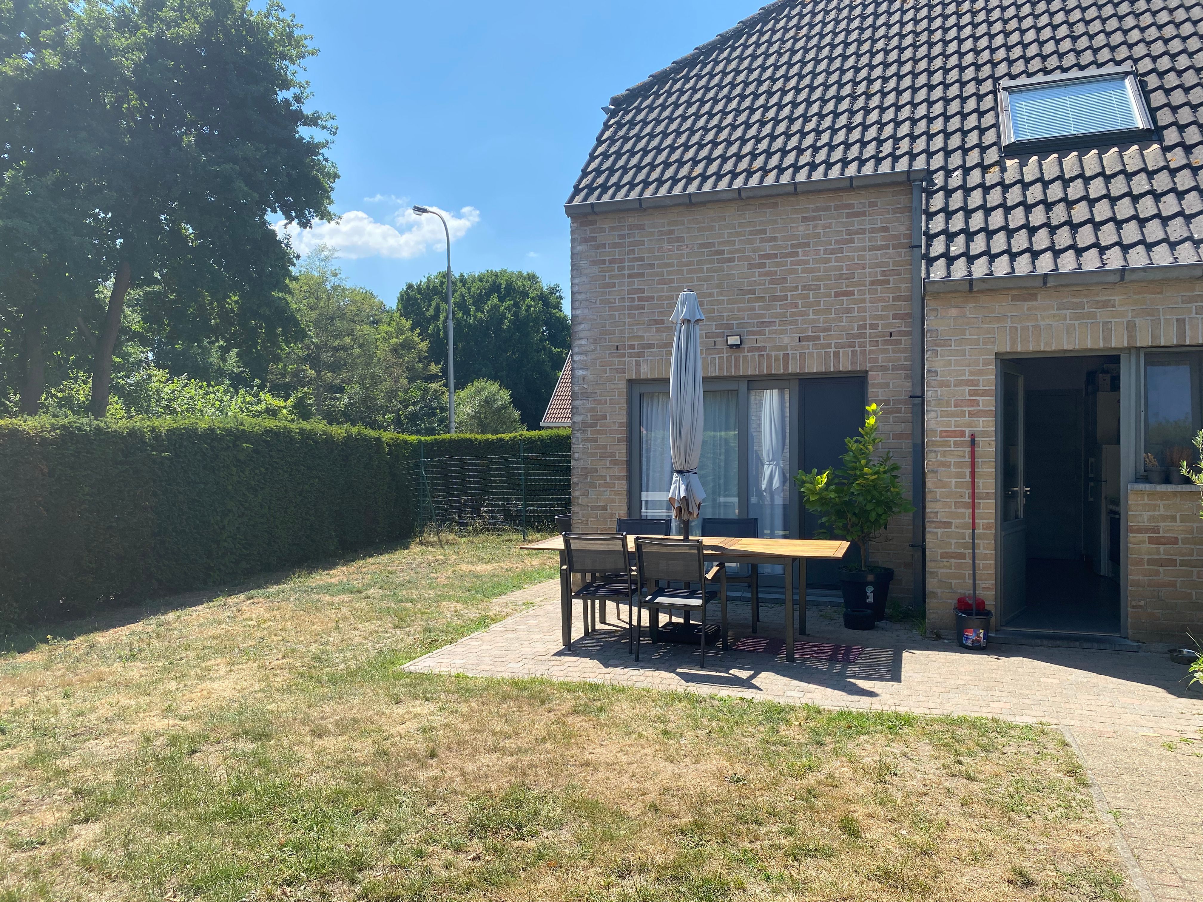 Instapklare gezinswoning met tuin en garage op perfecte locatie foto 10