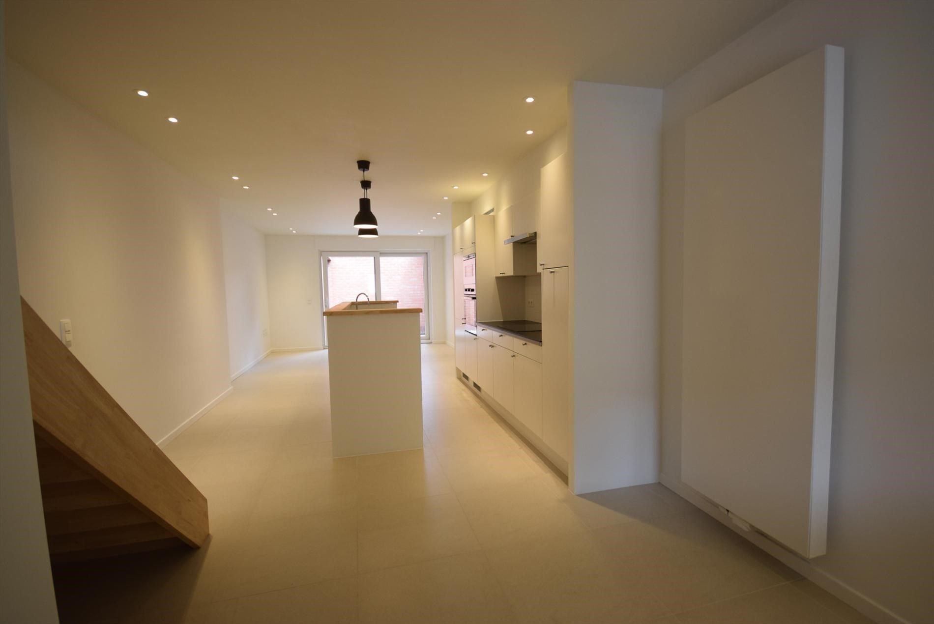 INSTAPKLARE WONING NABIJ CENTRUM ROESELARE  foto 5