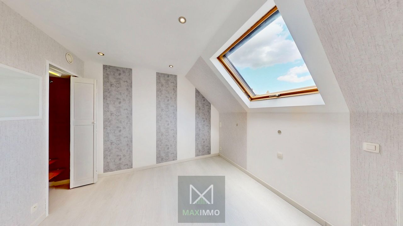 Gerenoveerde woning met 3 slaapkamers en stadstuin foto 12