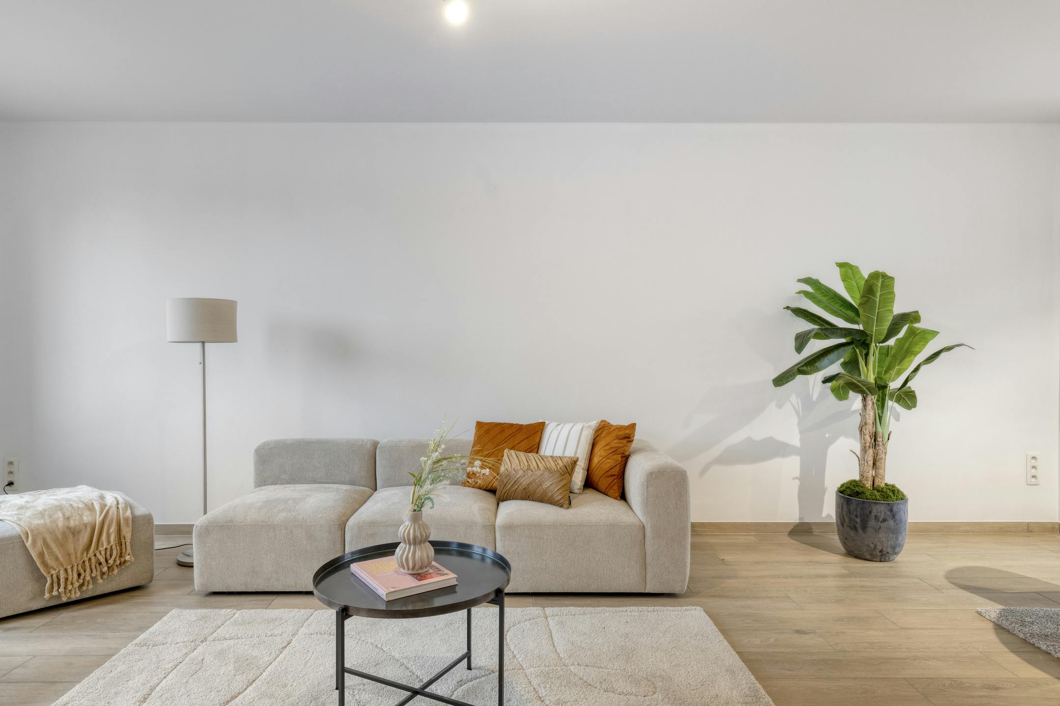 Instapklare nieuwbouwwoning met 3 slaapkamers en zwemvijver foto 3